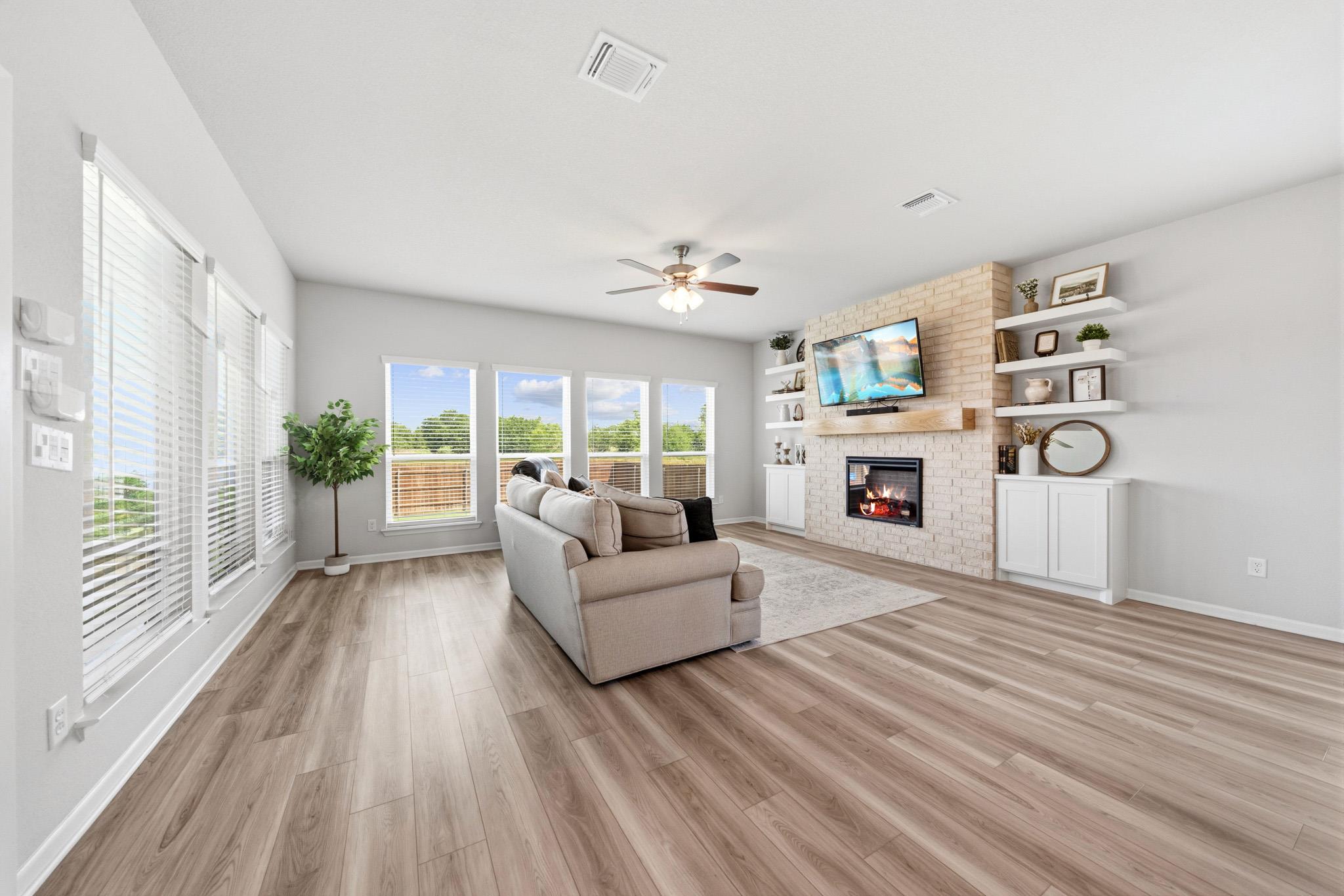 1202 Carnaby DR