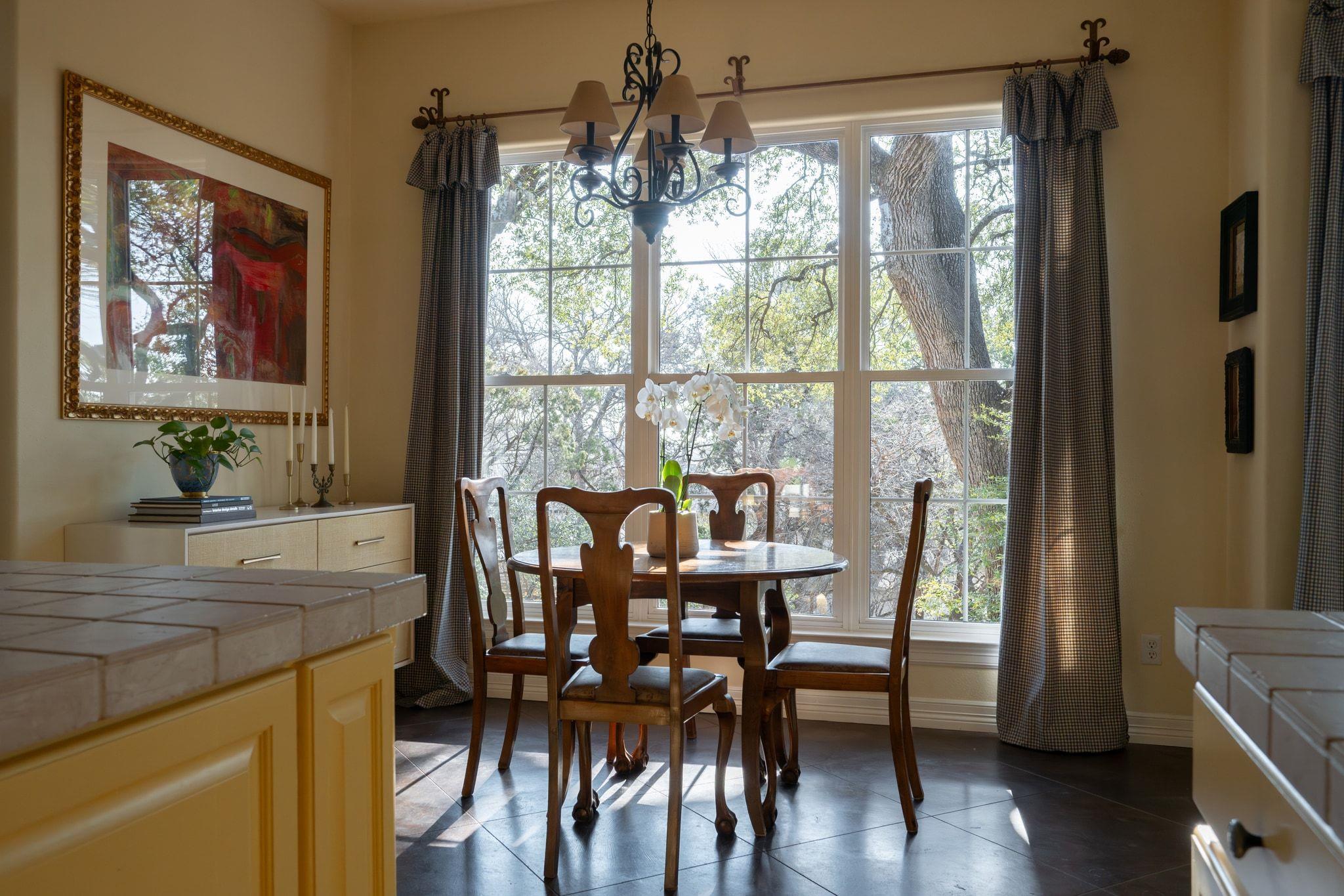 1305 Constant Springs DR