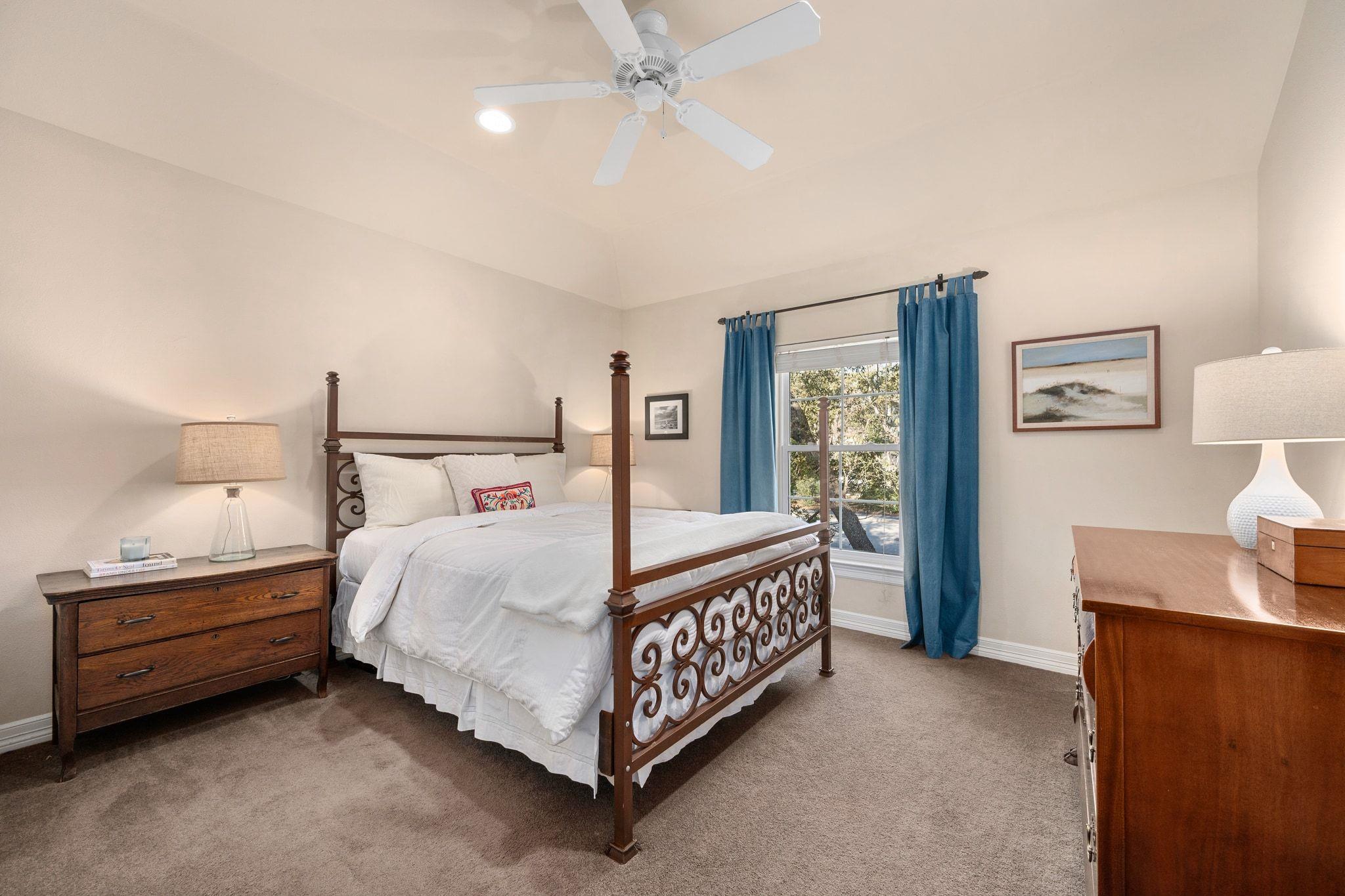 1305 Constant Springs DR