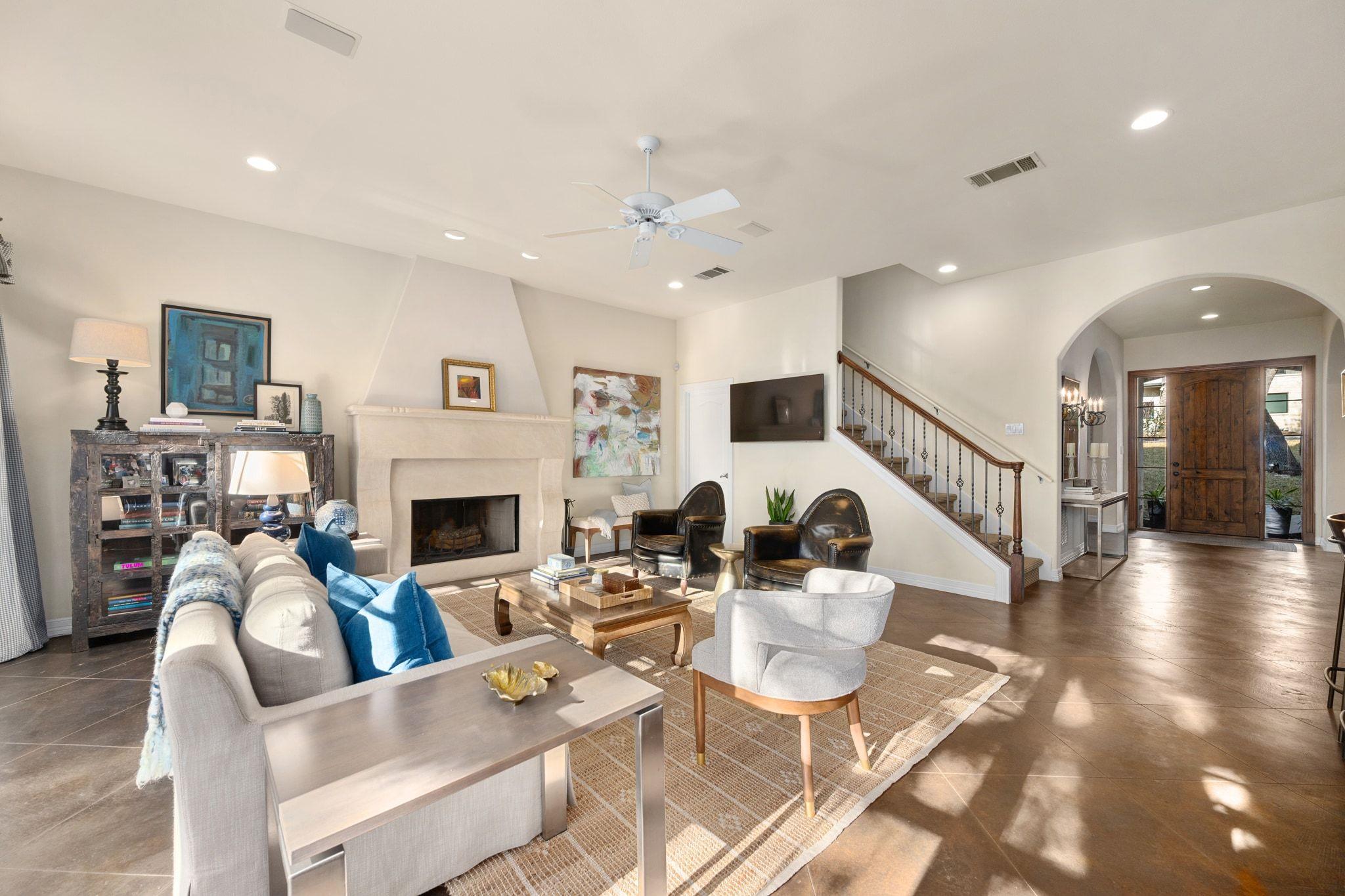 1305 Constant Springs DR