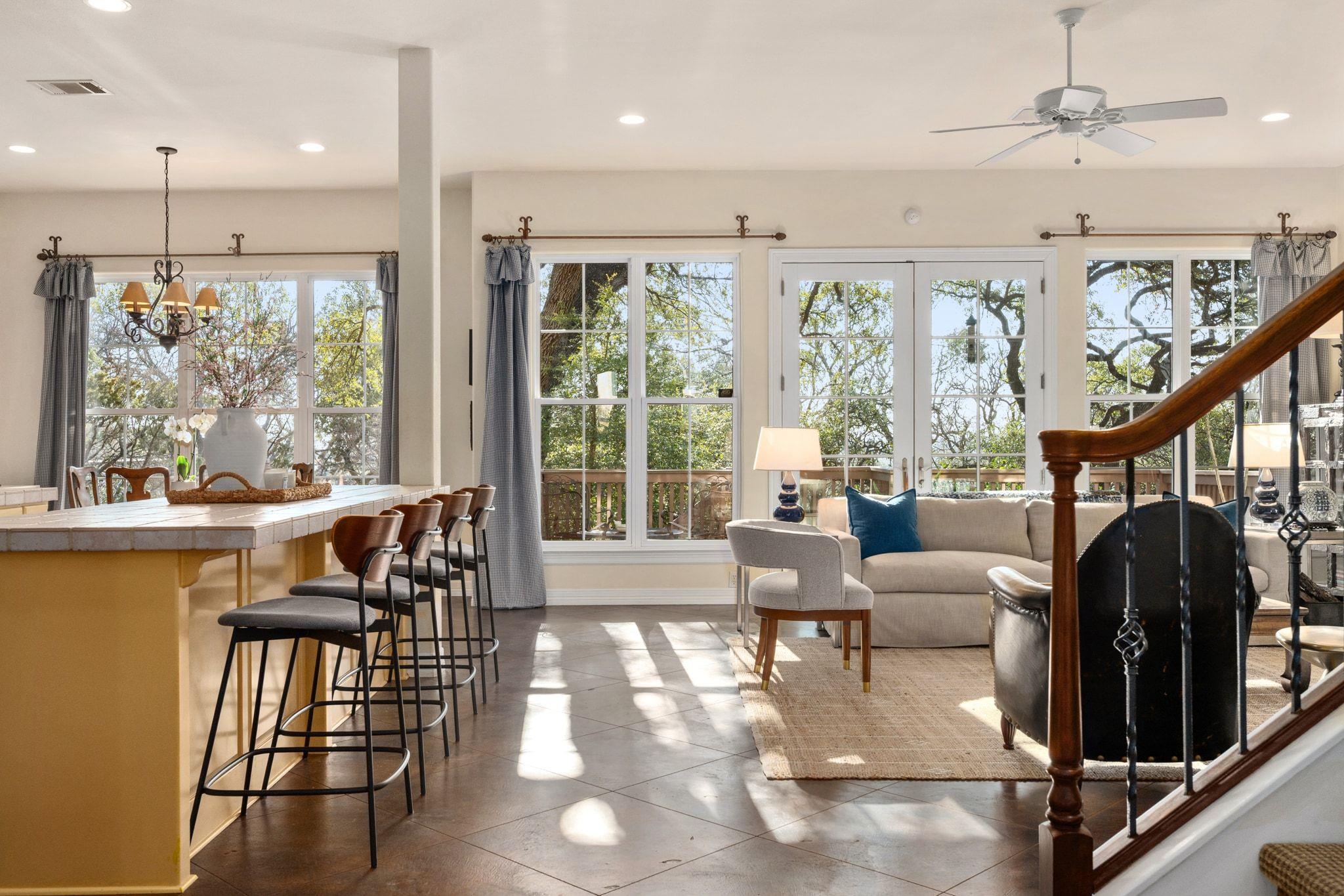 1305 Constant Springs DR