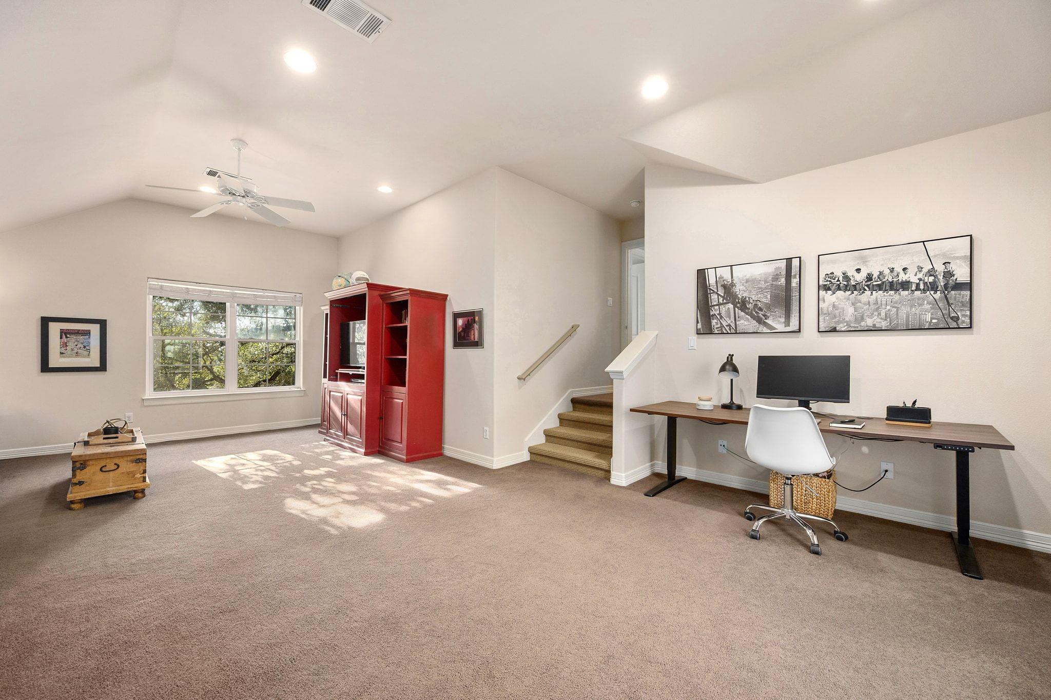 1305 Constant Springs DR