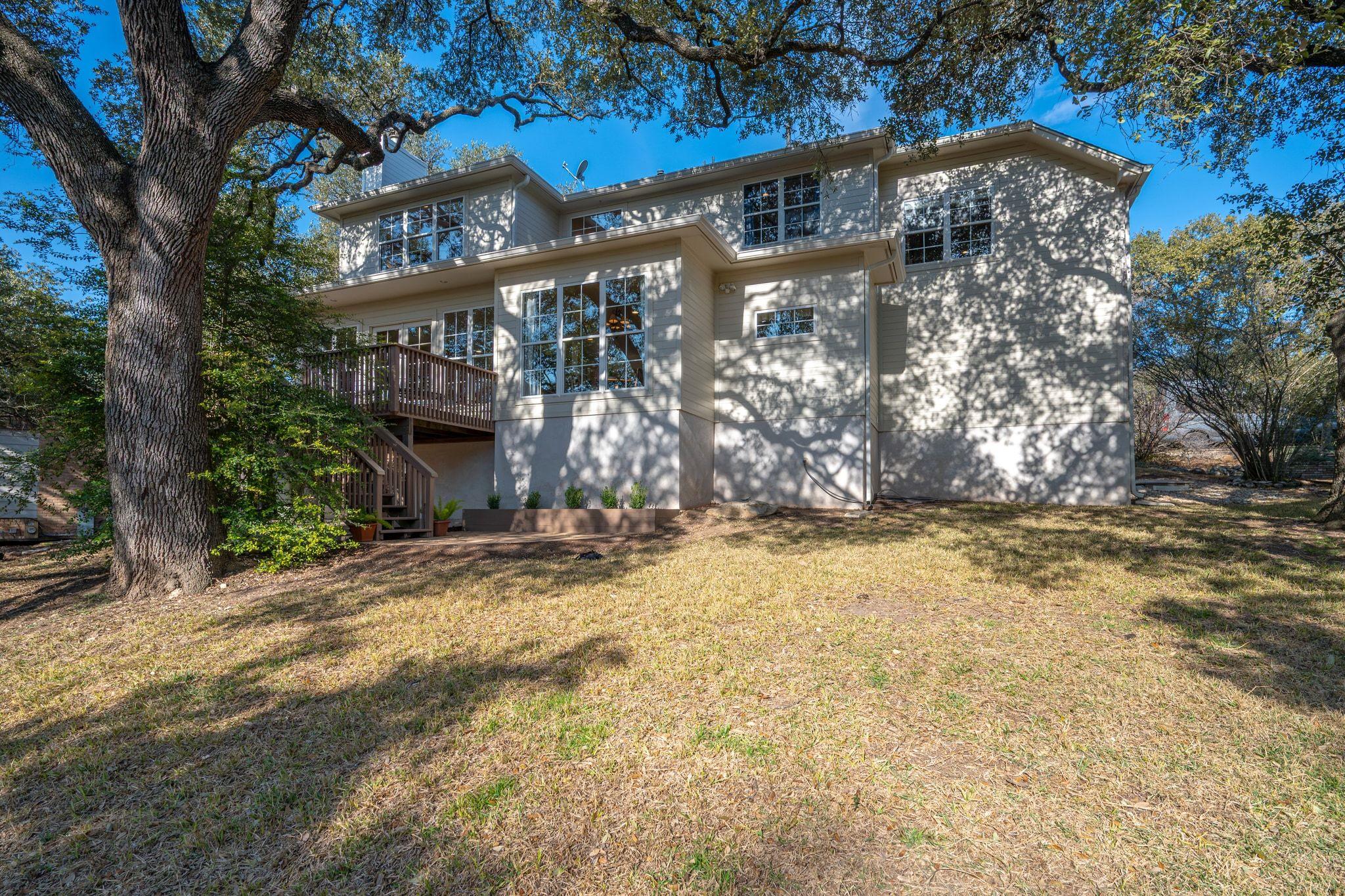 1305 Constant Springs DR