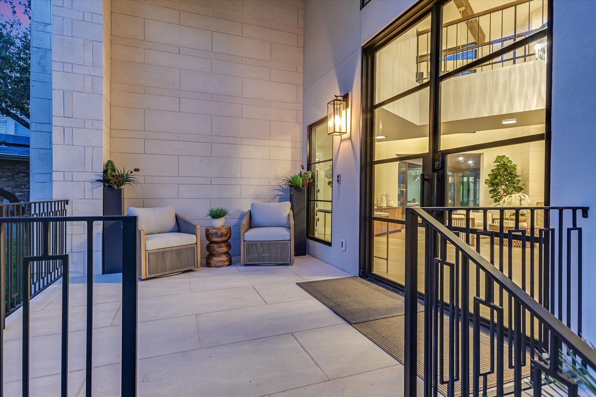 6204 Lost Horizon DR