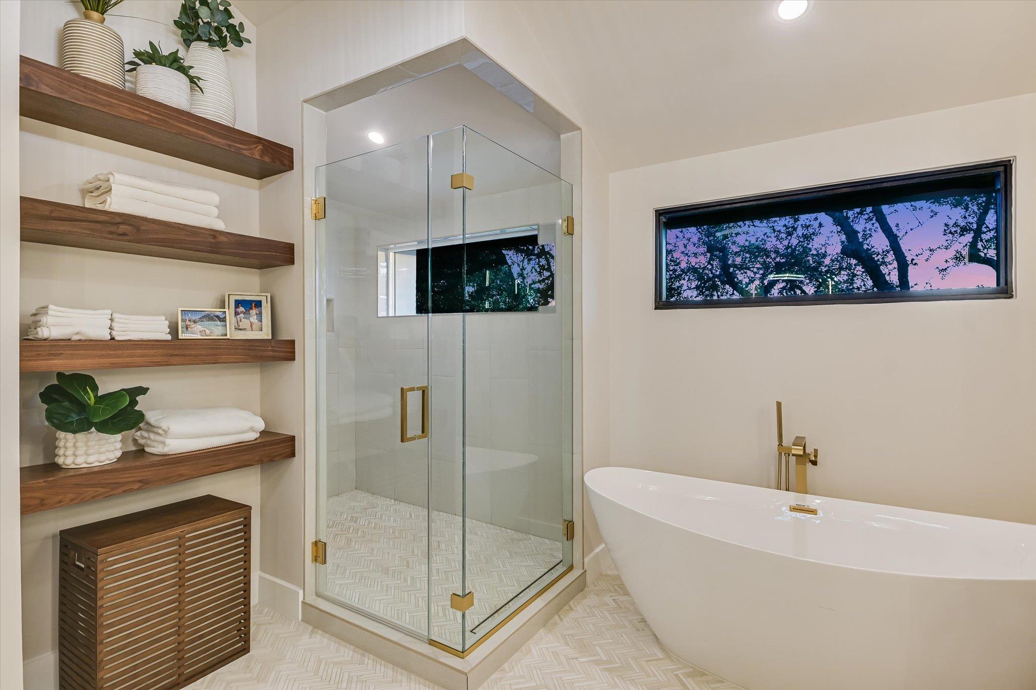 6204 Lost Horizon DR