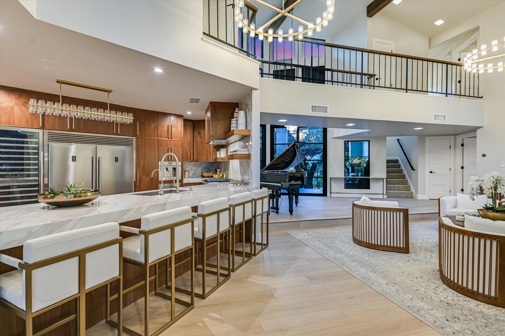 6204 Lost Horizon DR