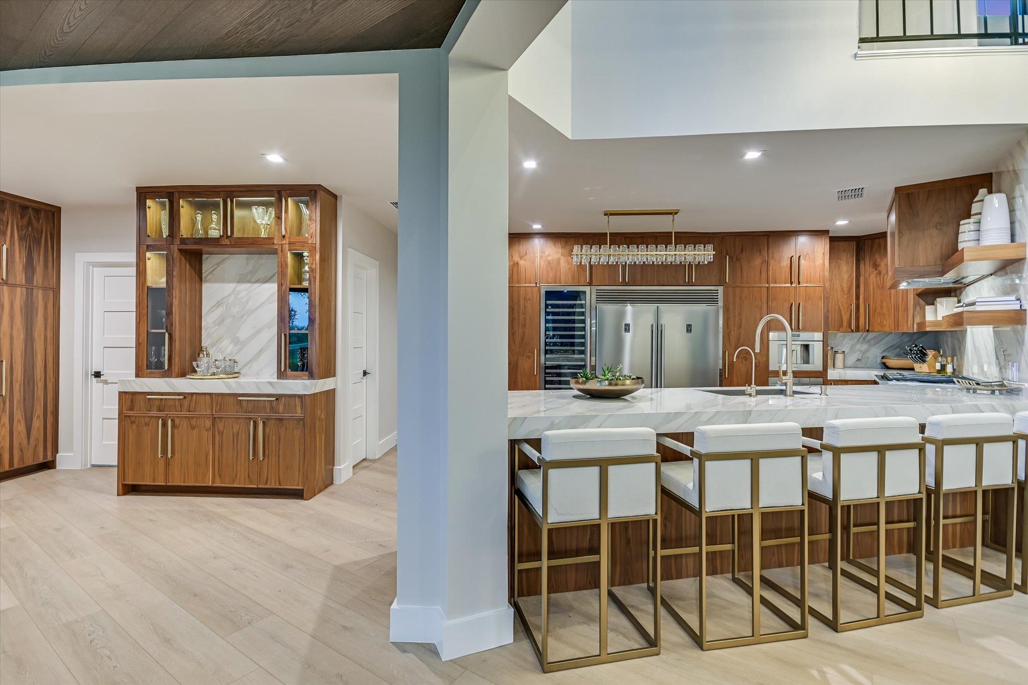 6204 Lost Horizon DR