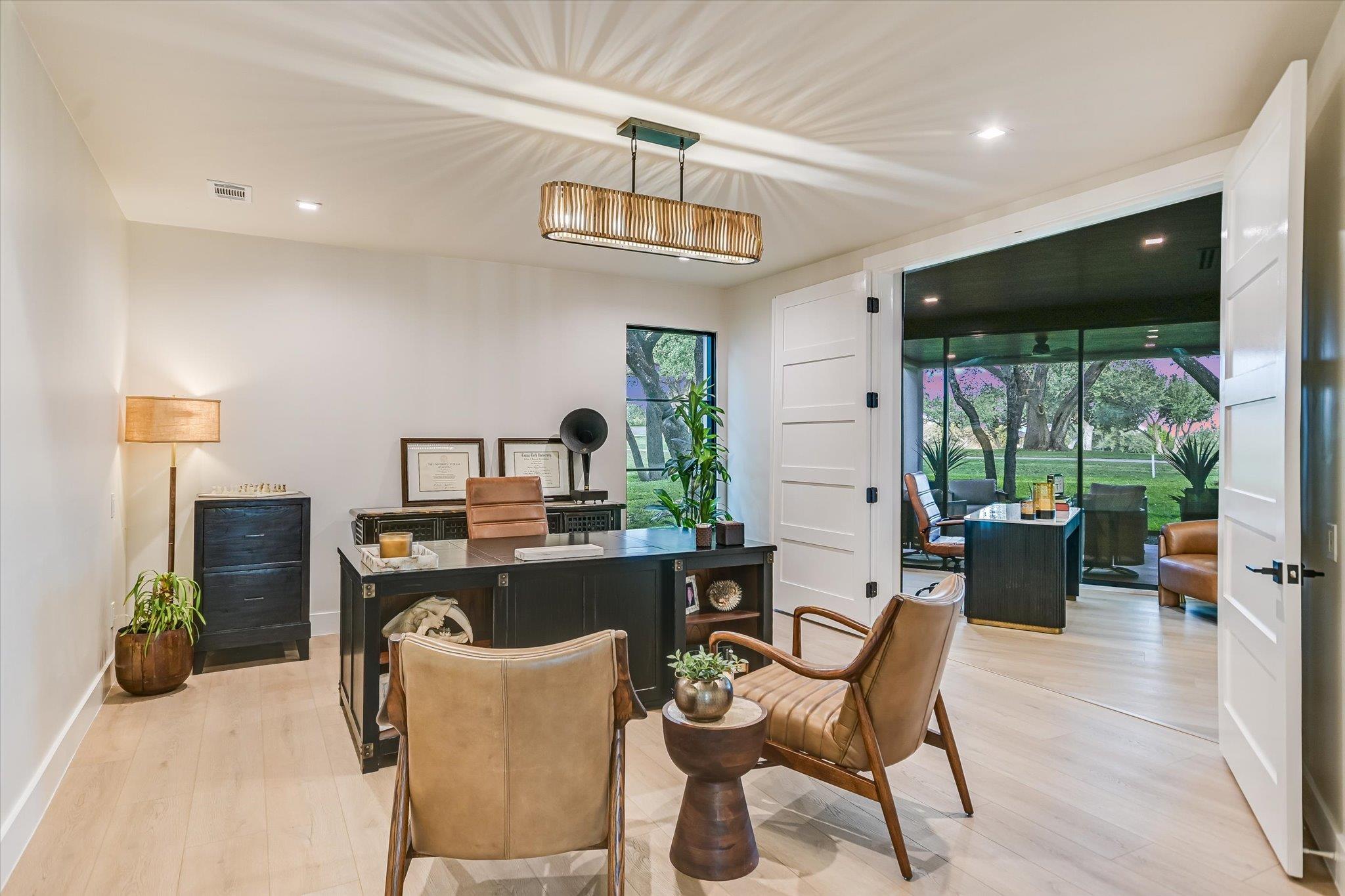 6204 Lost Horizon DR