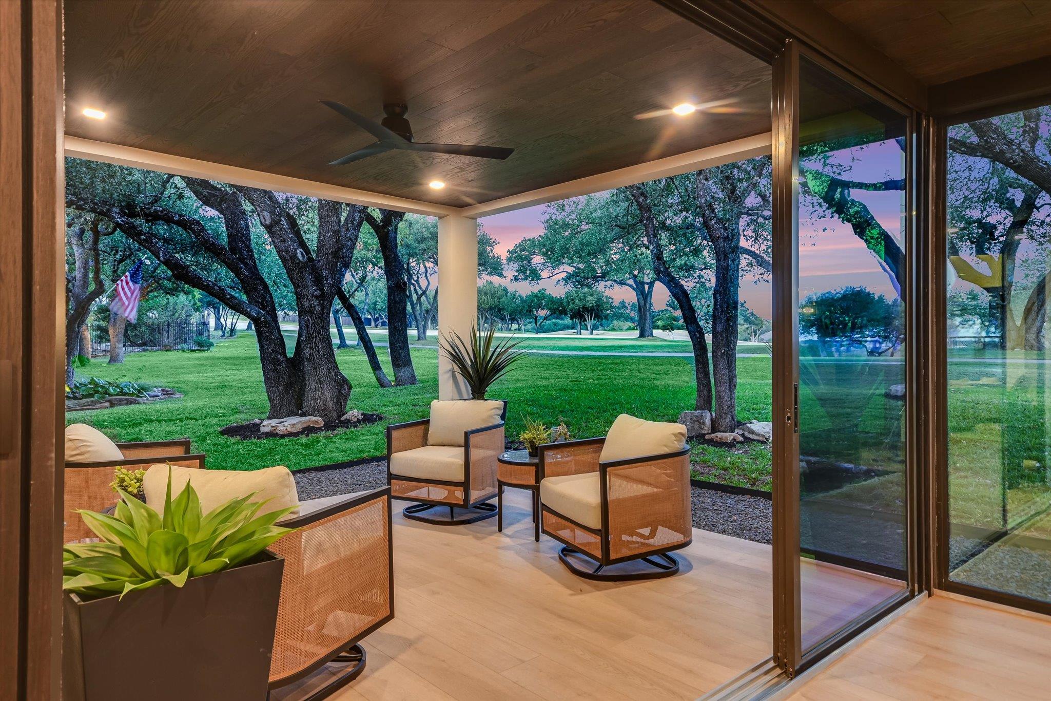 6204 Lost Horizon DR