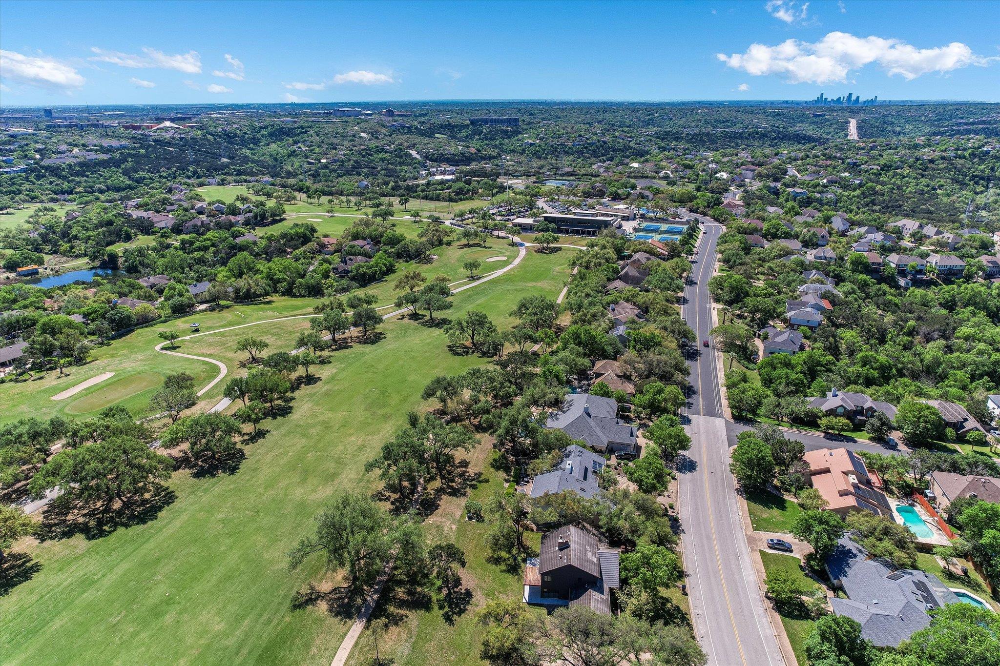 6204 Lost Horizon DR