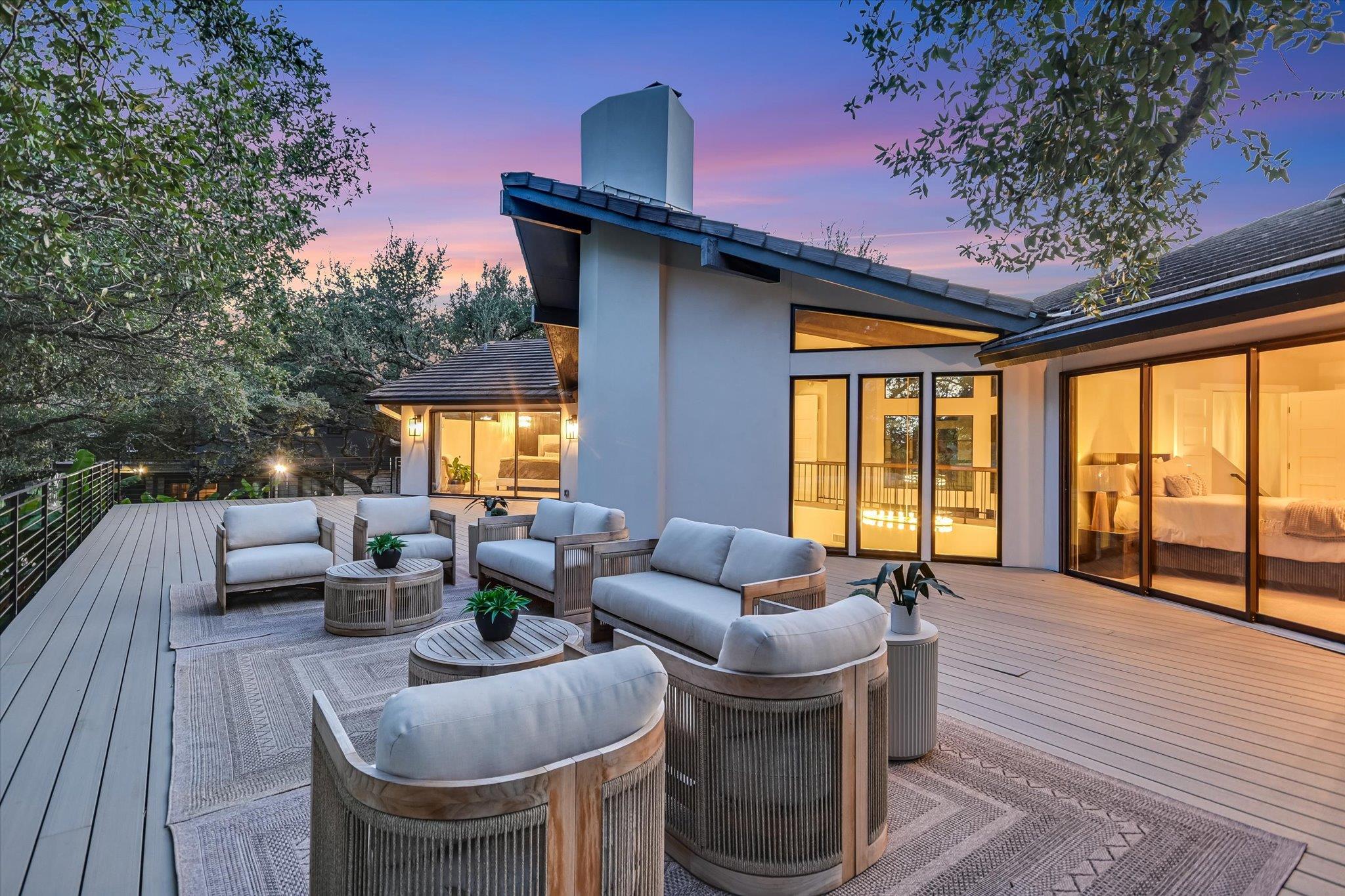 6204 Lost Horizon DR