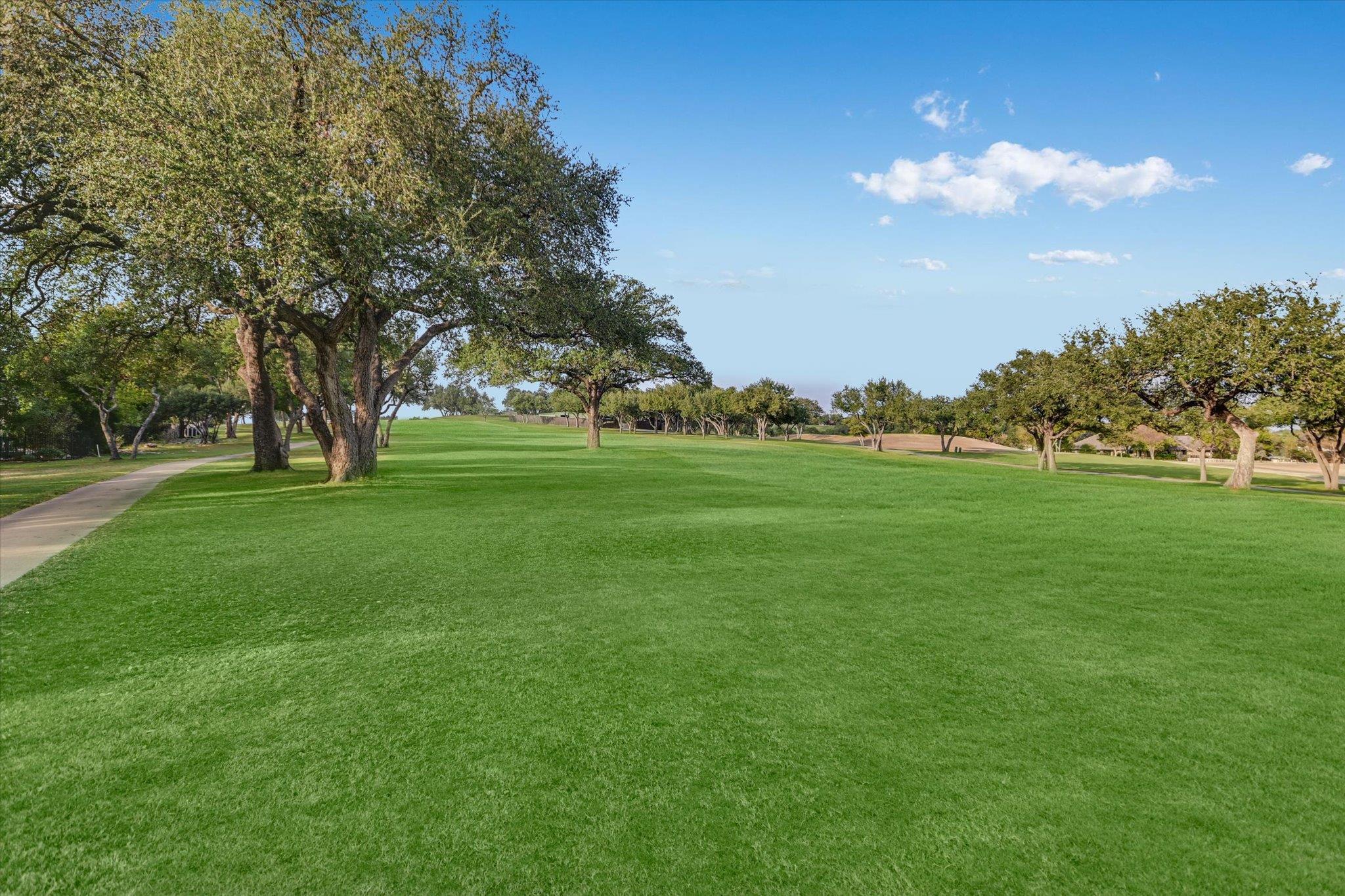 6204 Lost Horizon DR