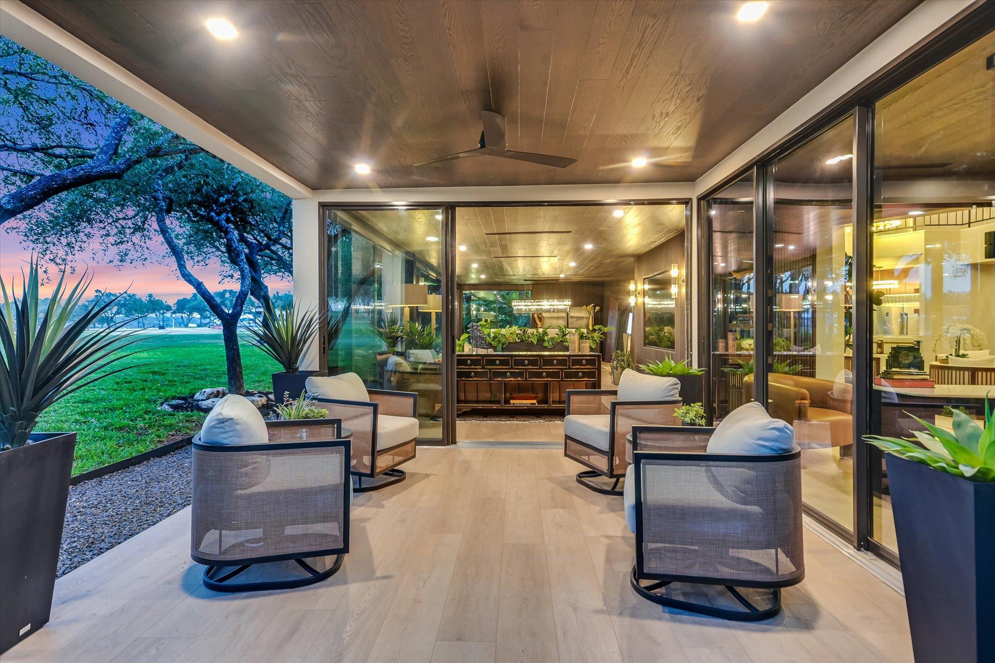 6204 Lost Horizon DR