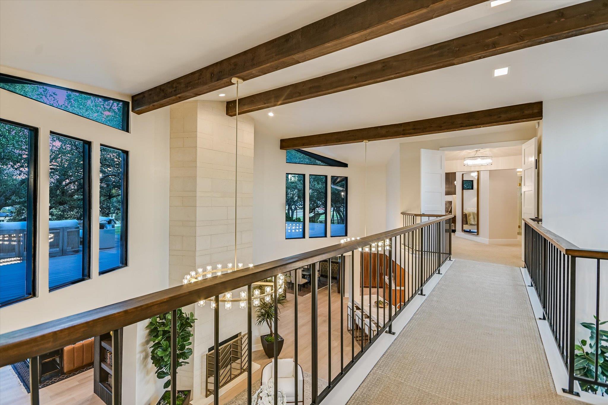 6204 Lost Horizon DR