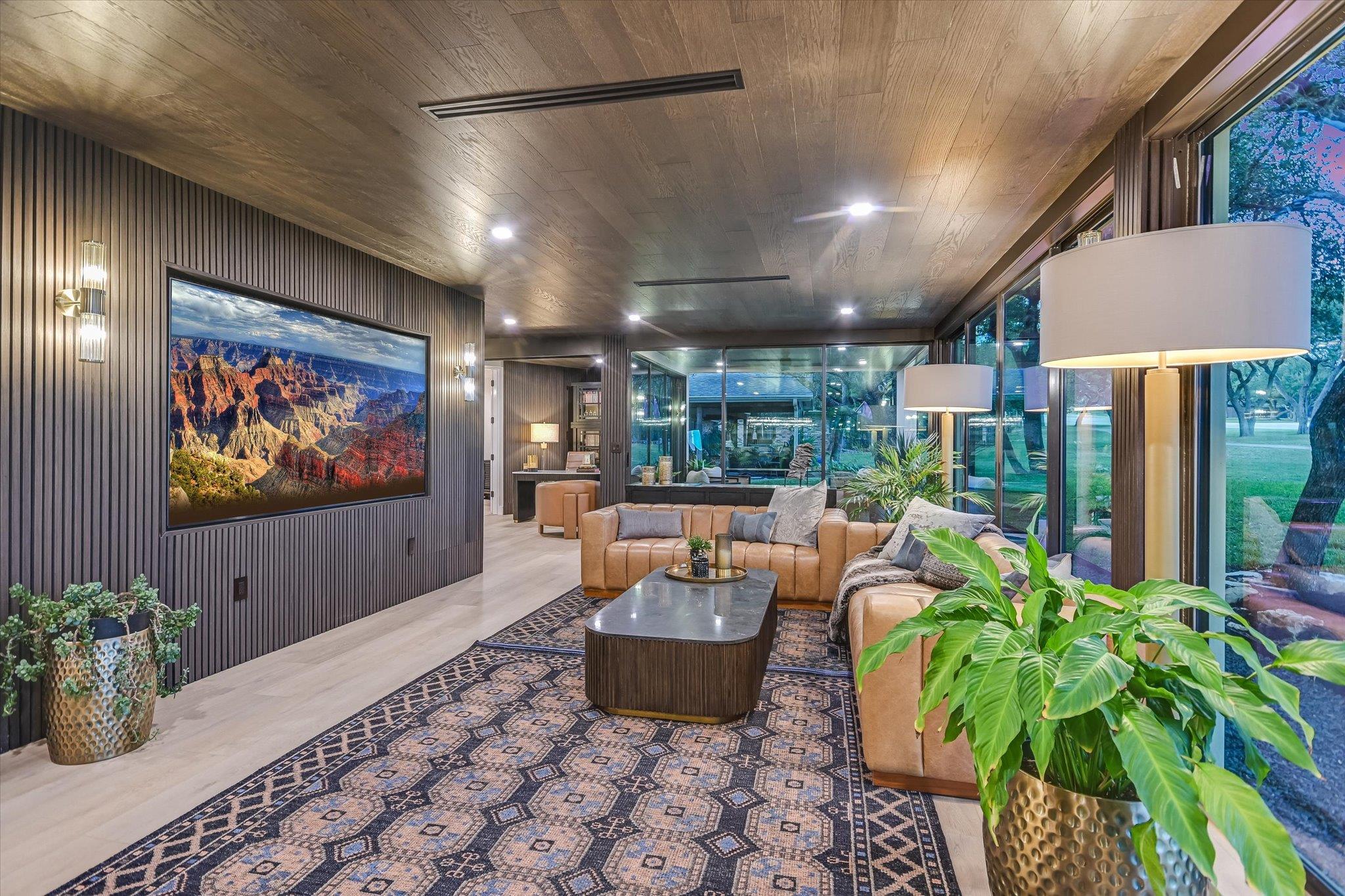 6204 Lost Horizon DR