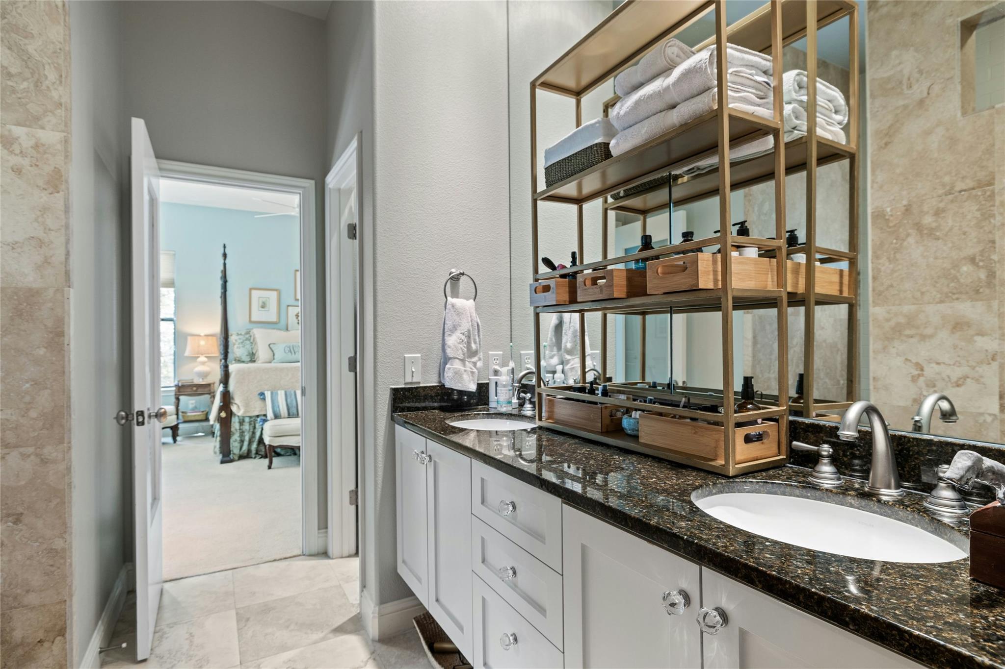 2505 Enfield RD # 11