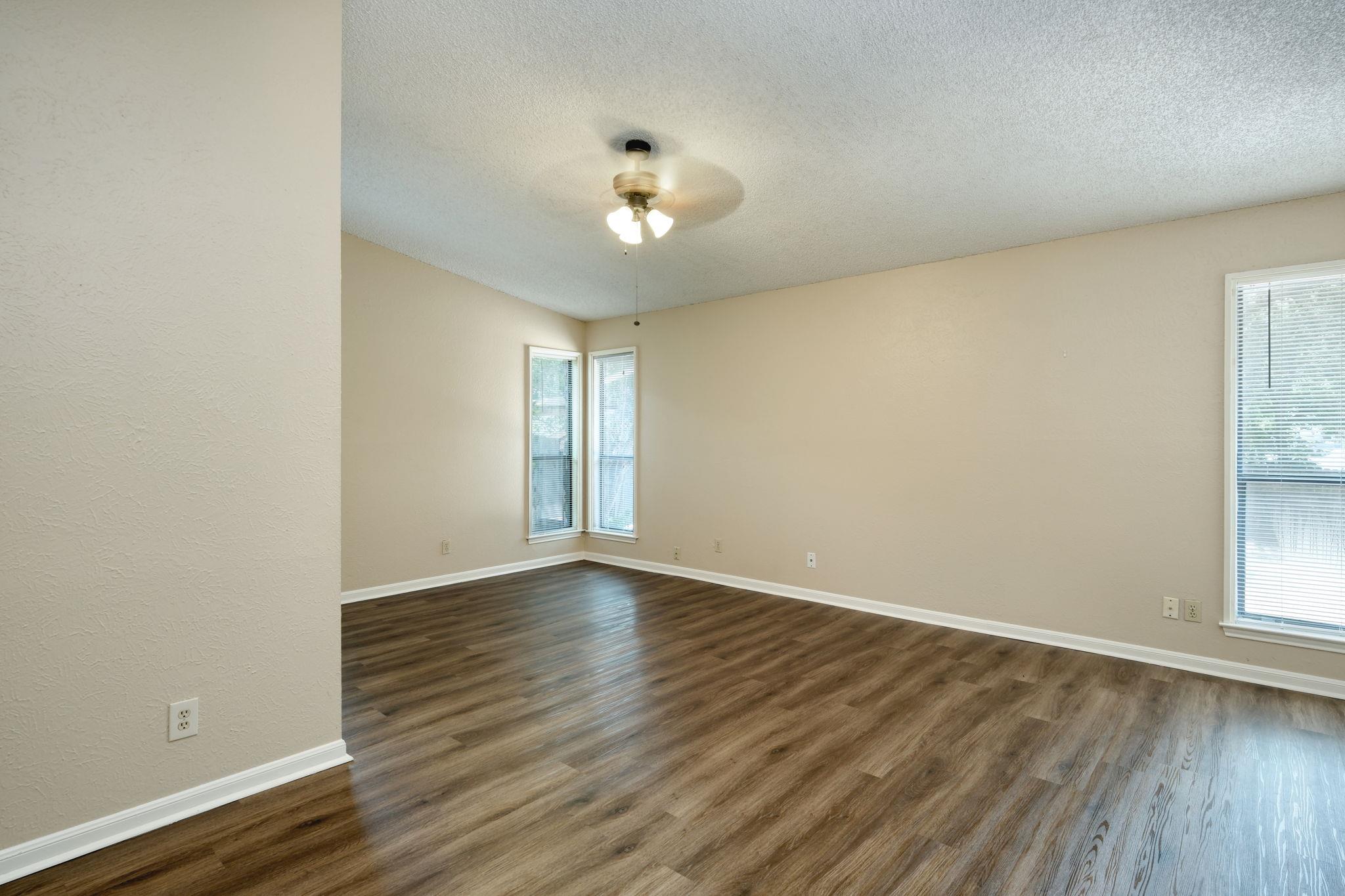3114 Honey Tree LN
