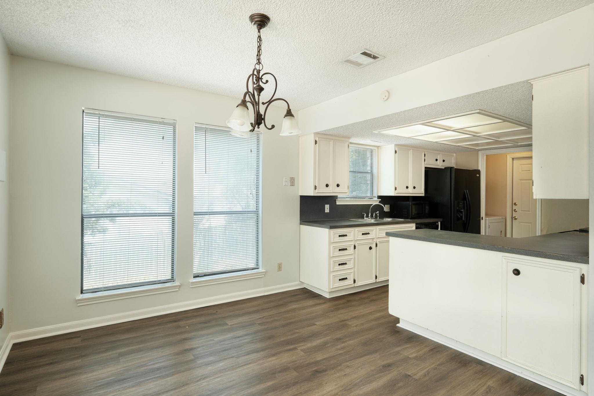 3114 Honey Tree LN