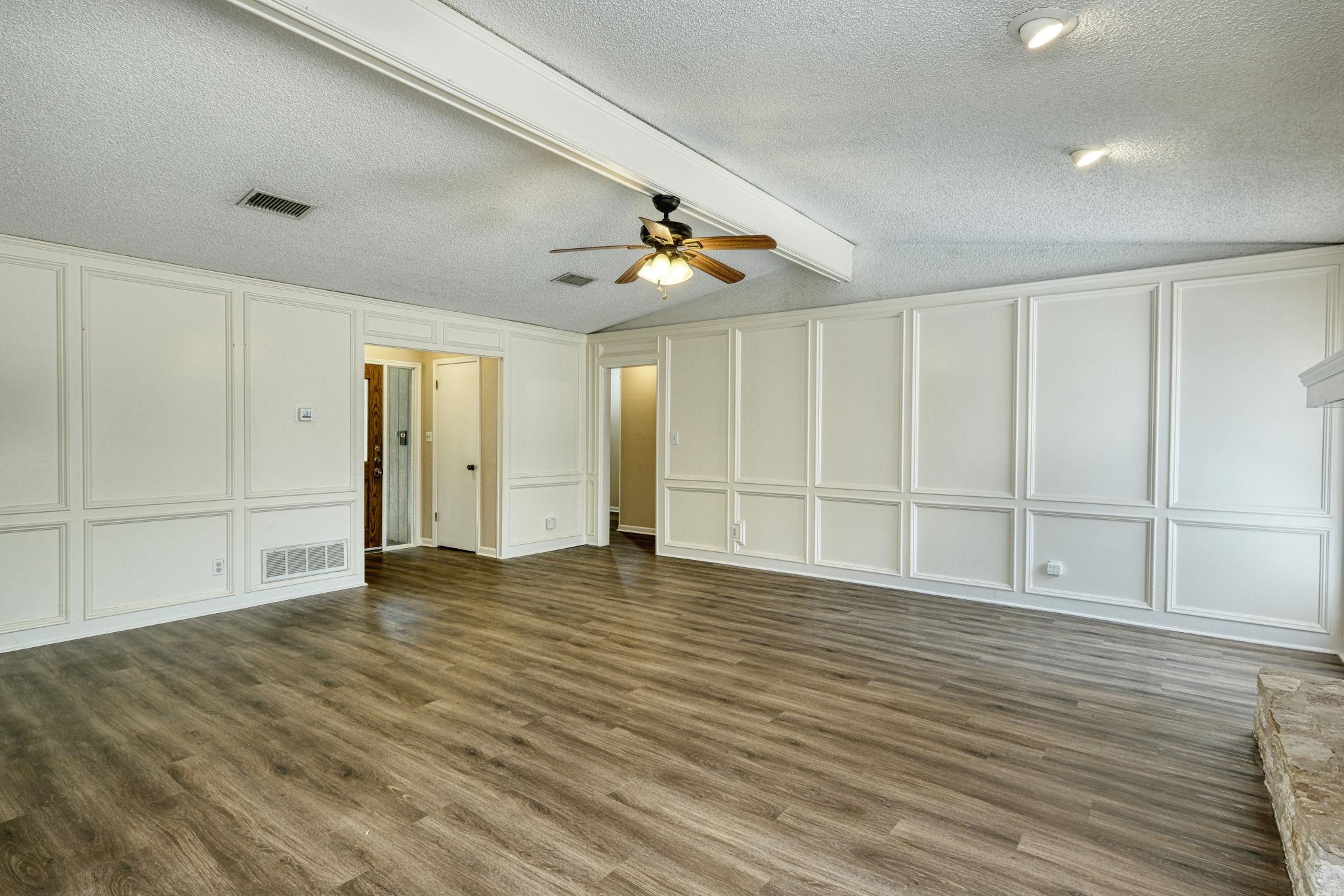 3114 Honey Tree LN