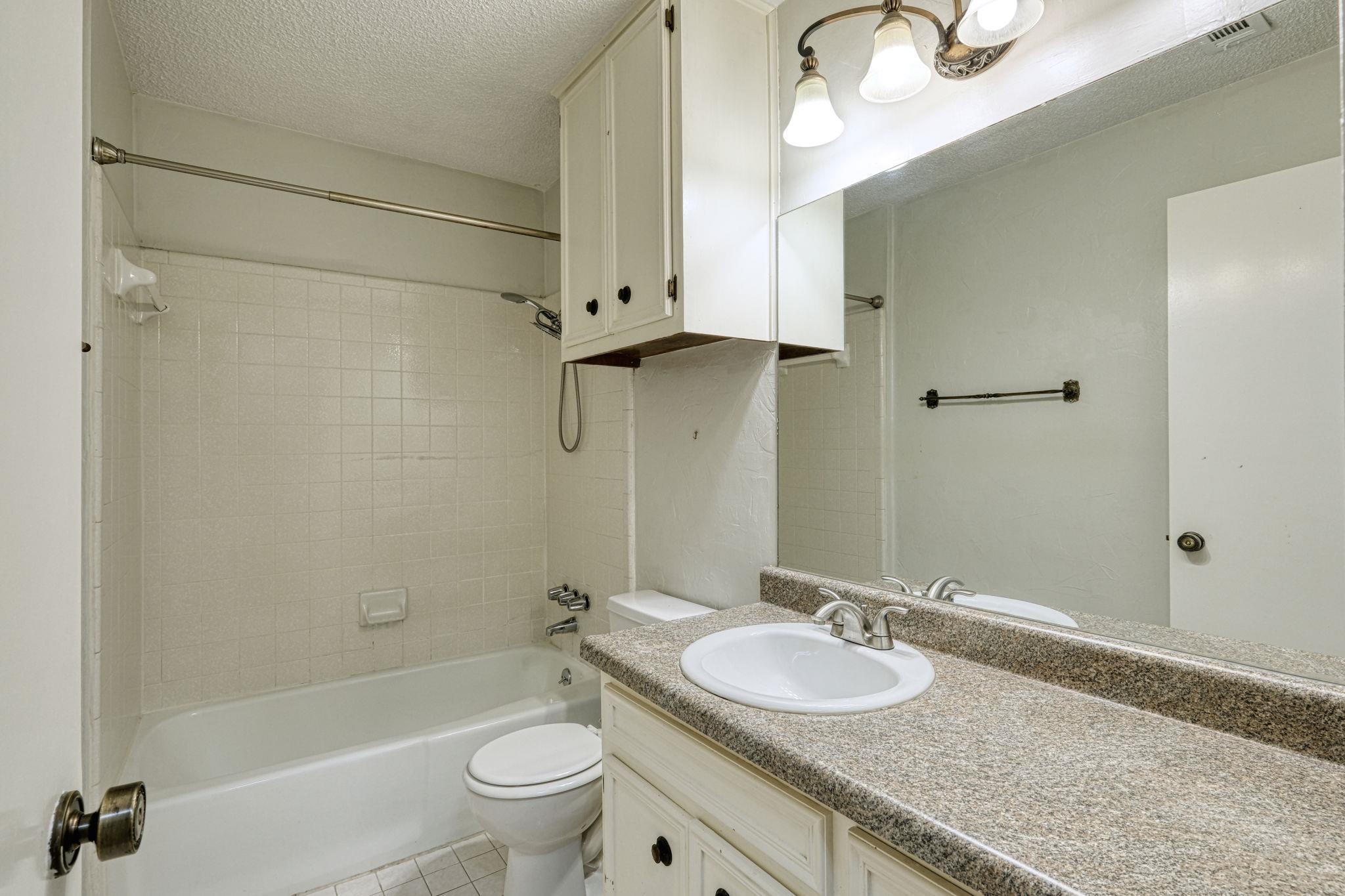 3114 Honey Tree LN