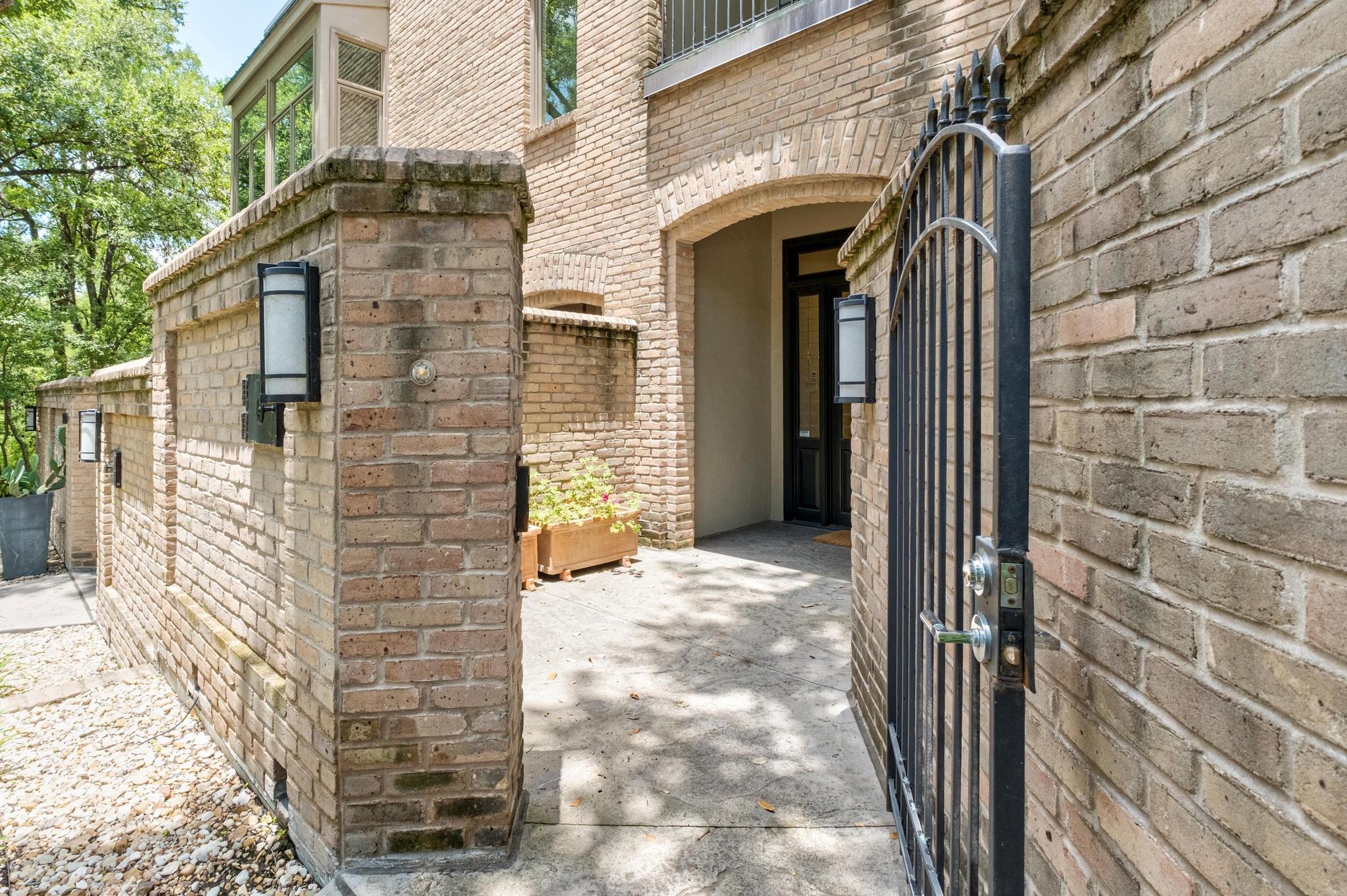 3718 Bridle PATH