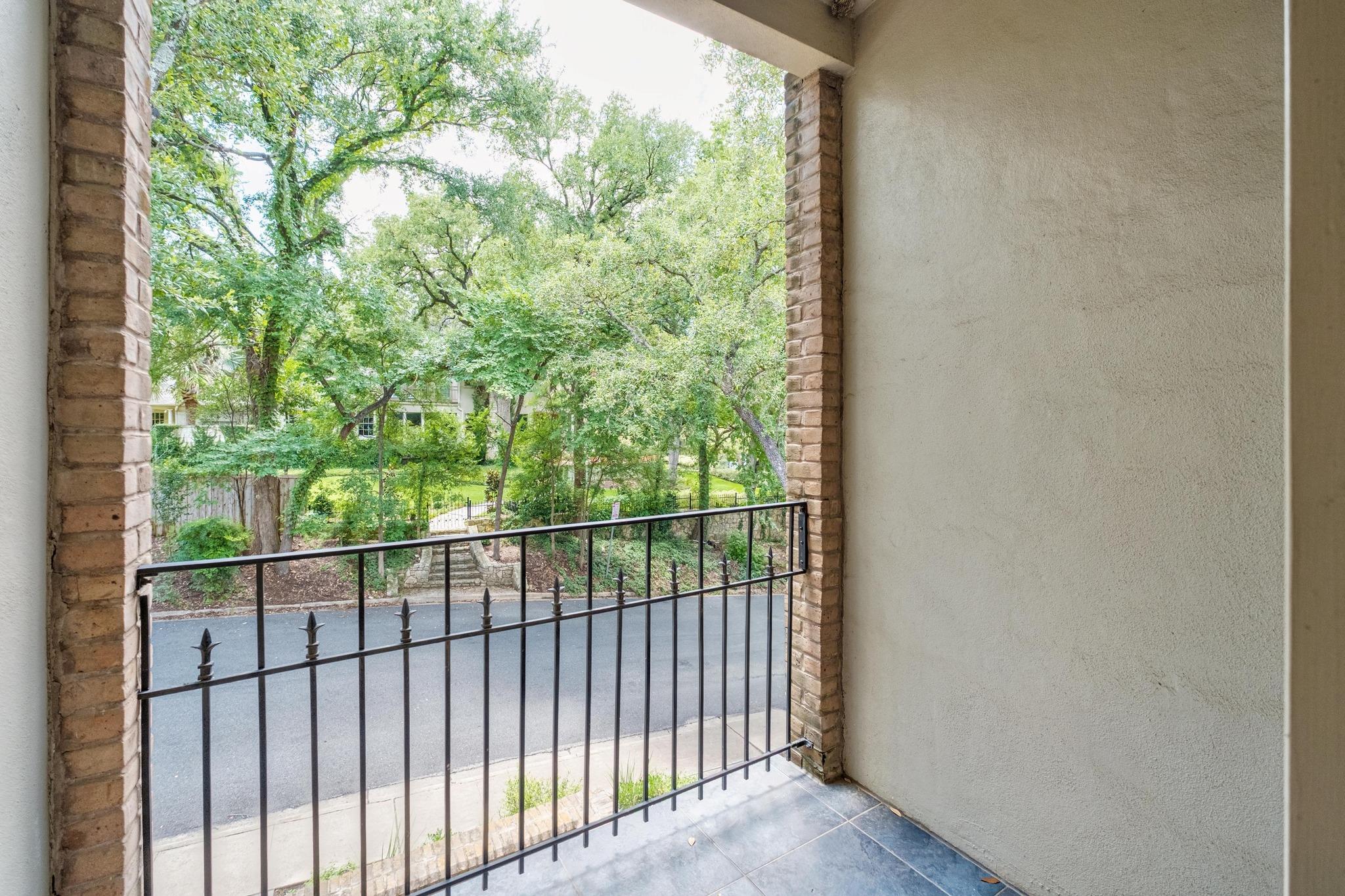 3718 Bridle PATH
