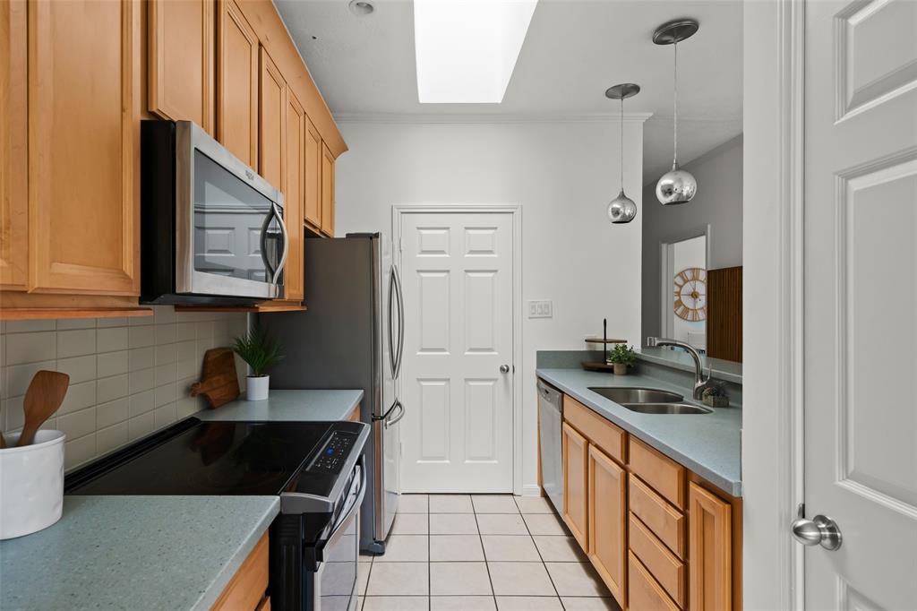 6501 Columbia Oaks CT # 6