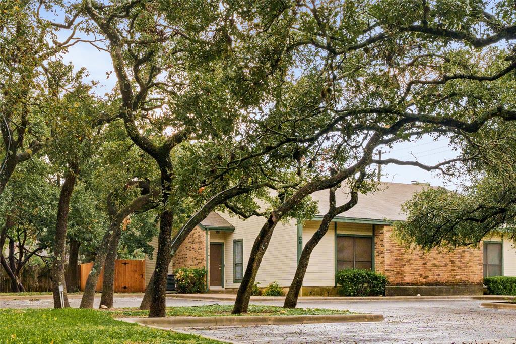 6501 Columbia Oaks CT # 6