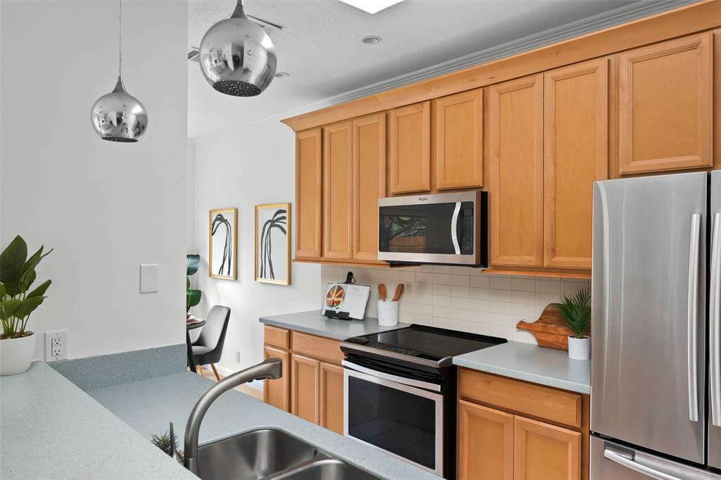 6501 Columbia Oaks CT # 6