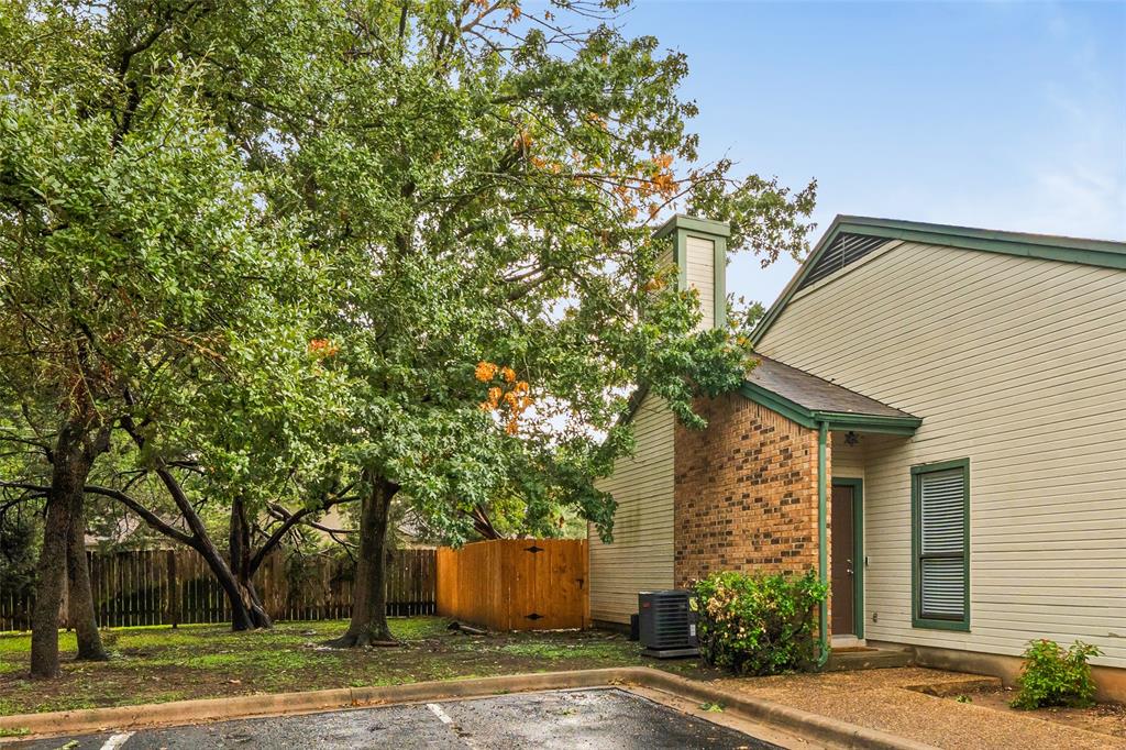 6501 Columbia Oaks CT # 6