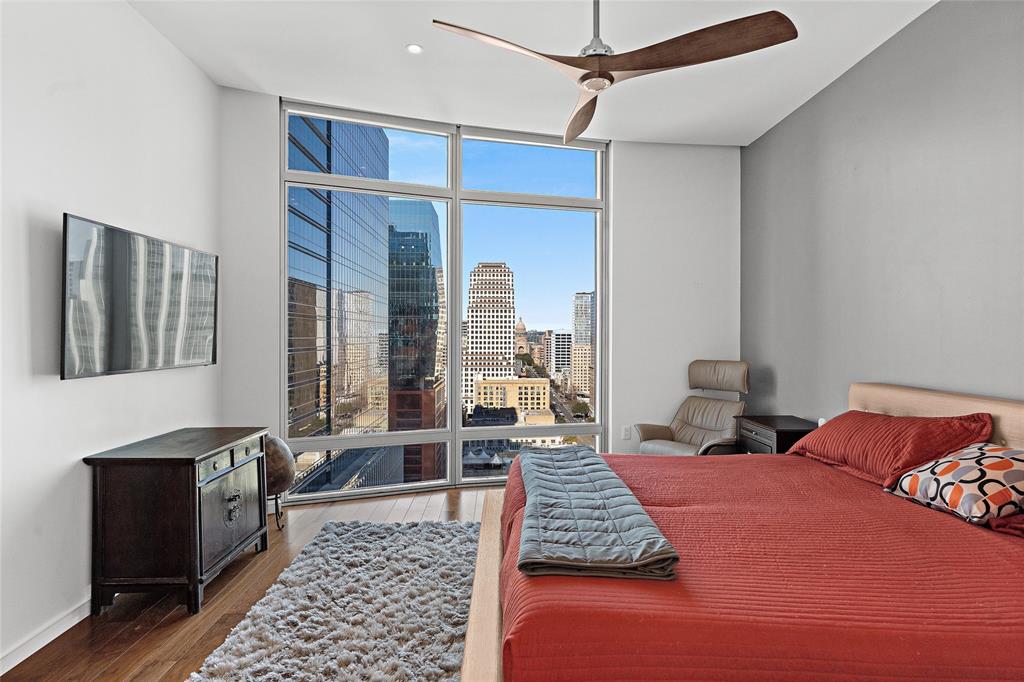 200 CONGRESS Ave # 21E