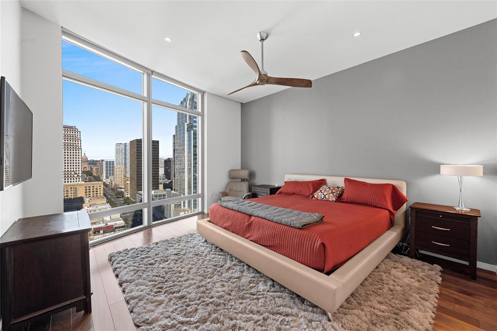 200 CONGRESS Ave # 21E