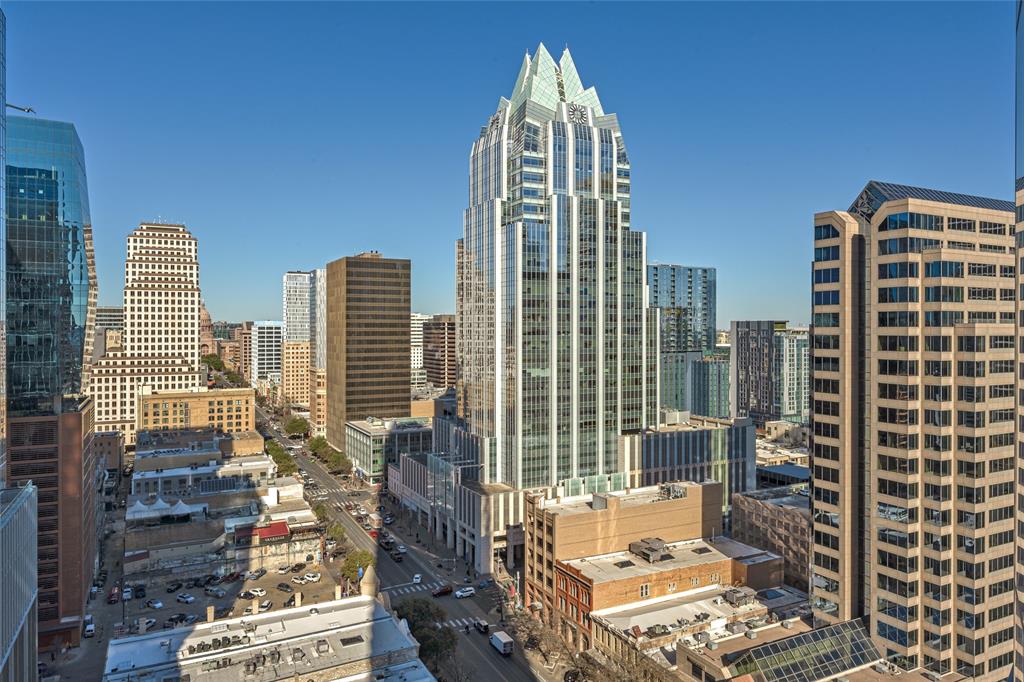 200 CONGRESS Ave # 21E