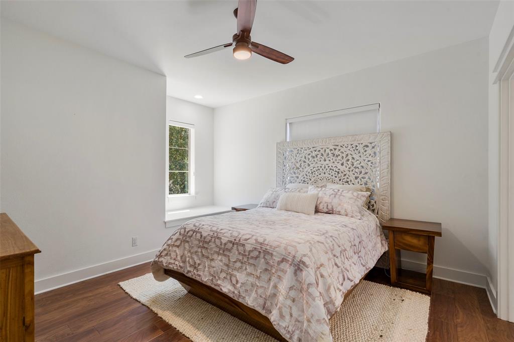64 Tiburon DR