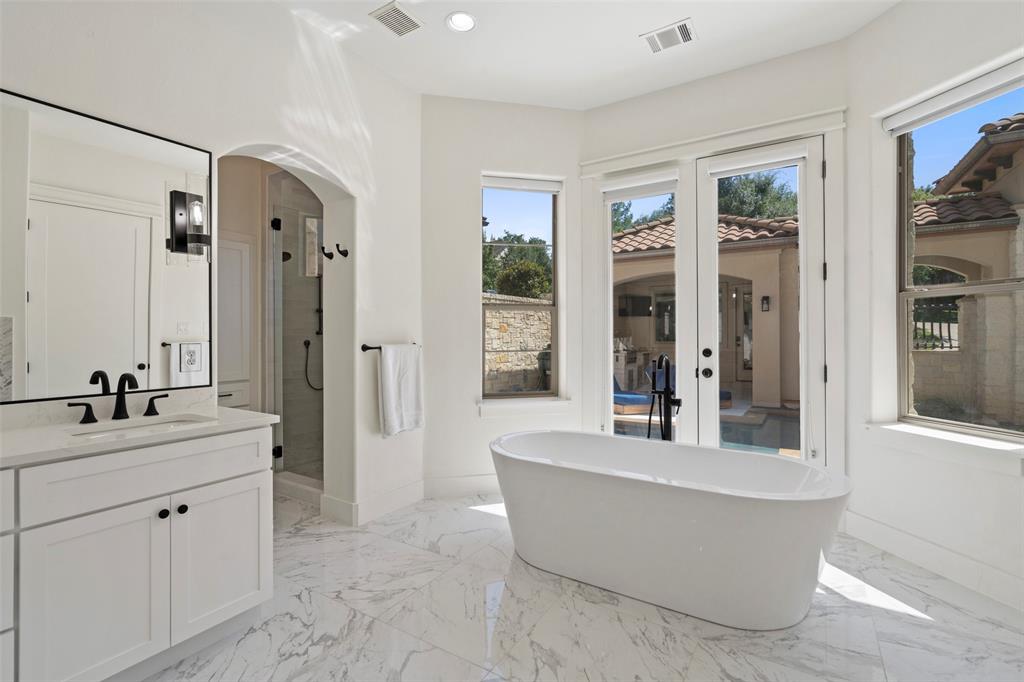 64 Tiburon DR