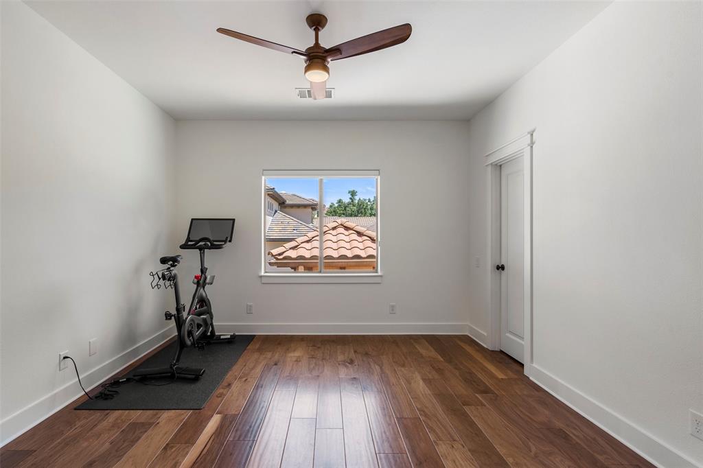 64 Tiburon DR