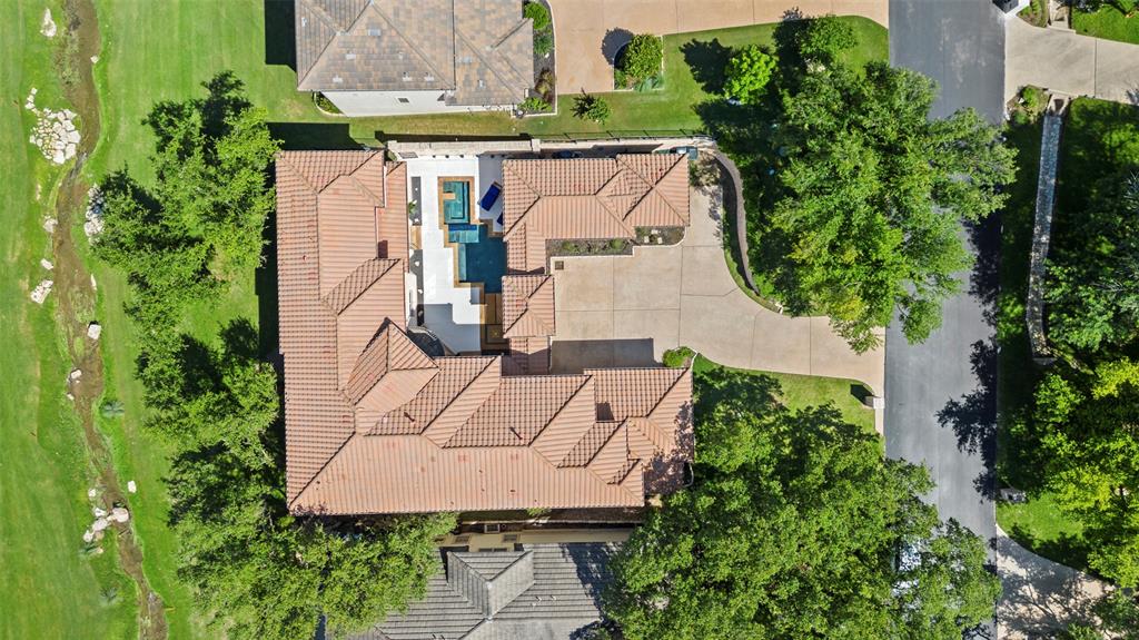 64 Tiburon DR