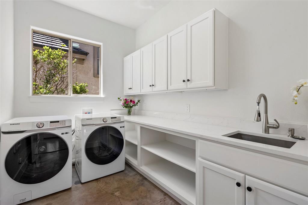 64 Tiburon DR