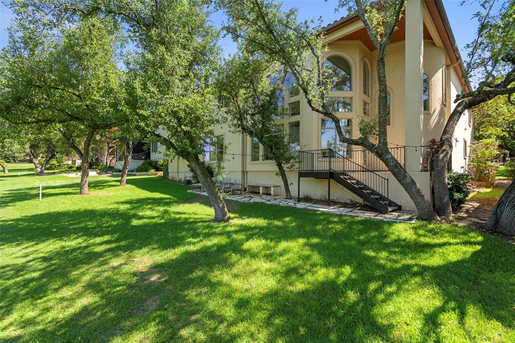 64 Tiburon DR