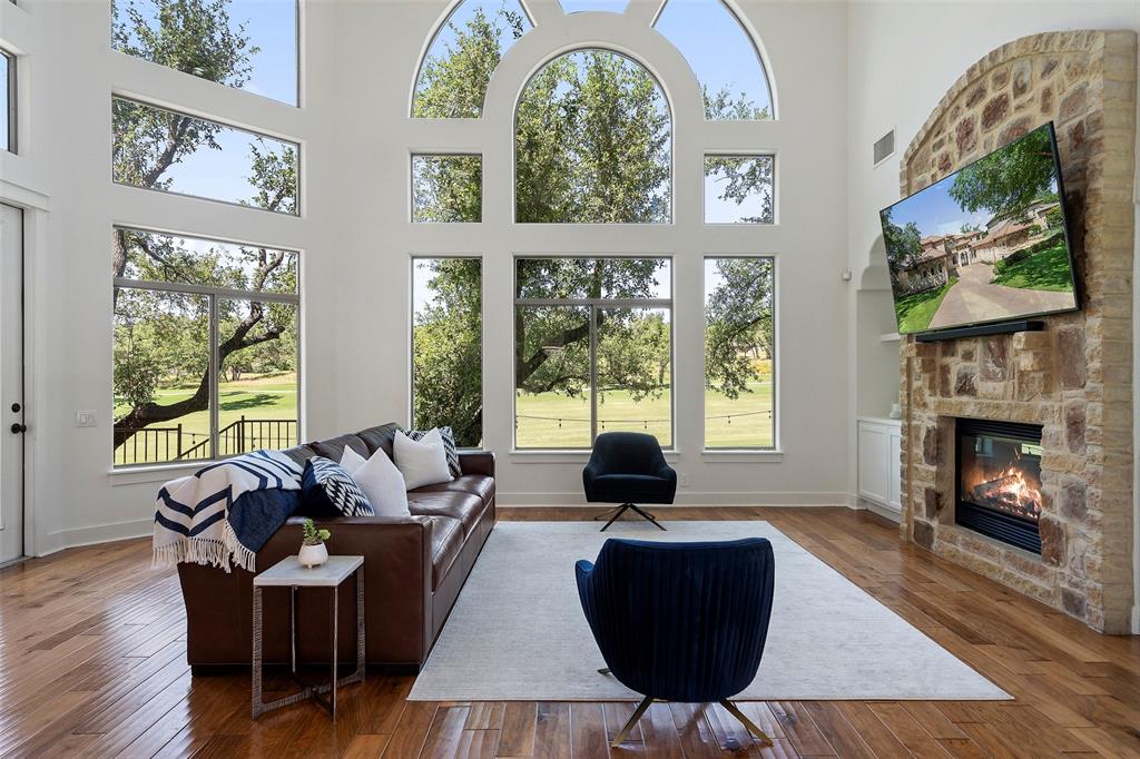 64 Tiburon DR