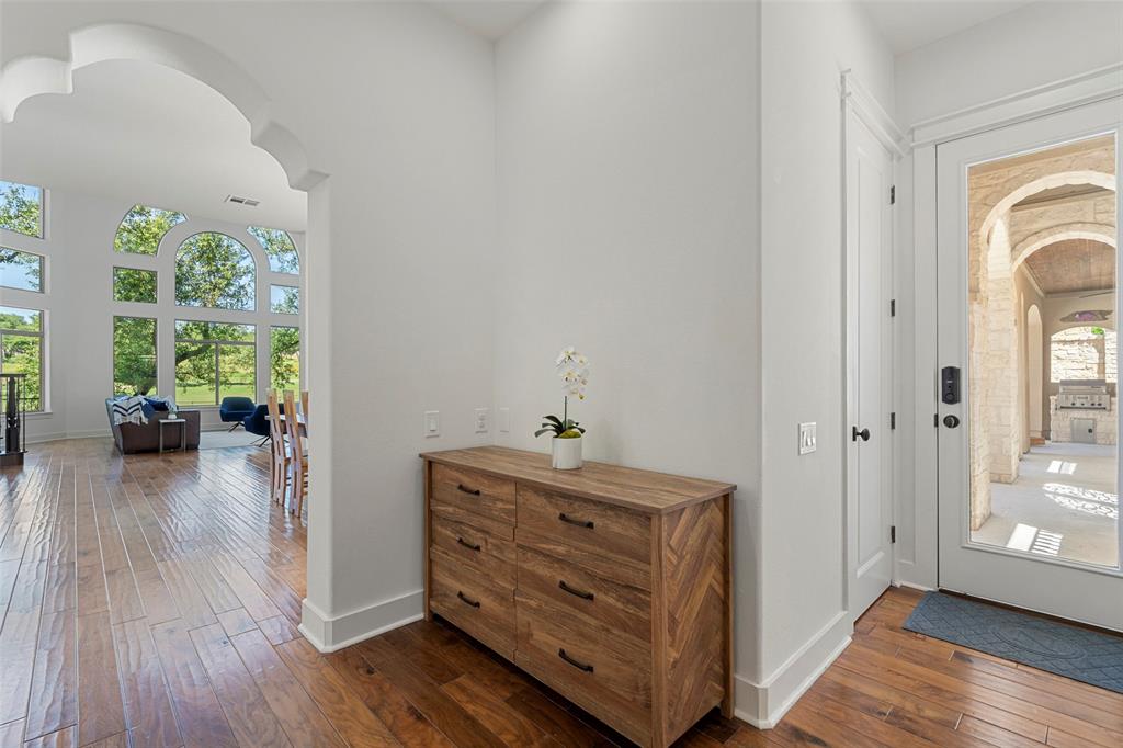64 Tiburon DR