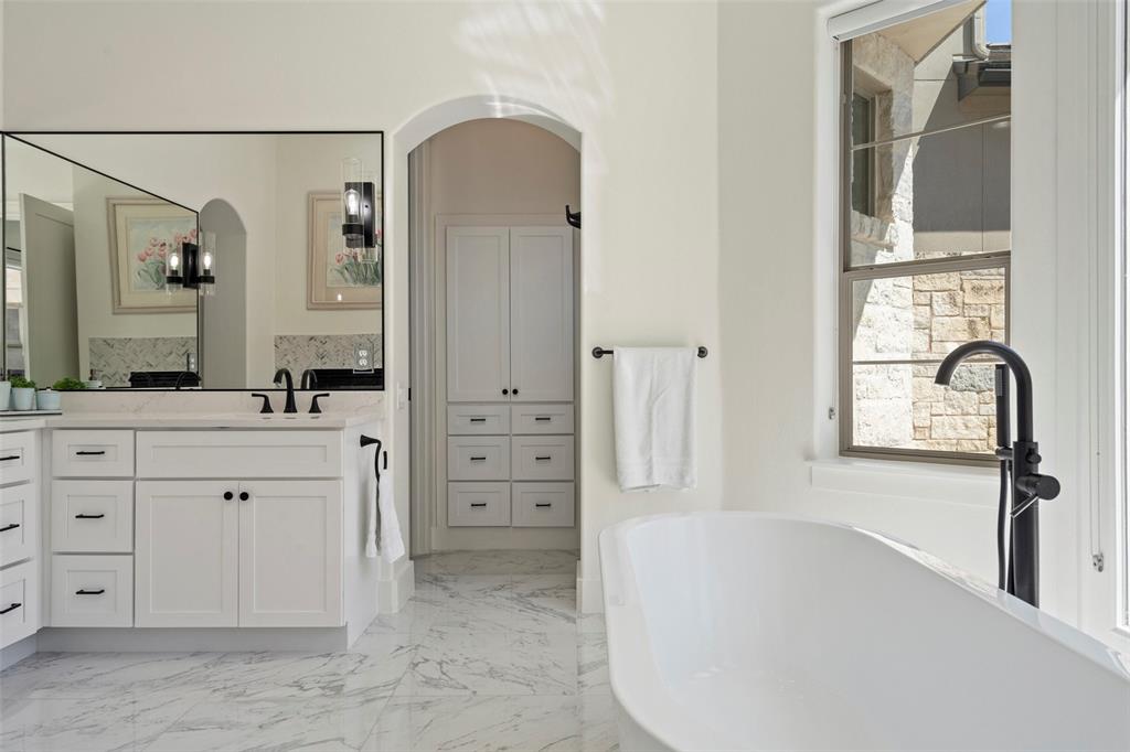 64 Tiburon DR