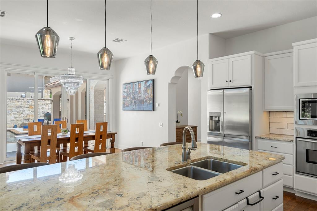 64 Tiburon DR