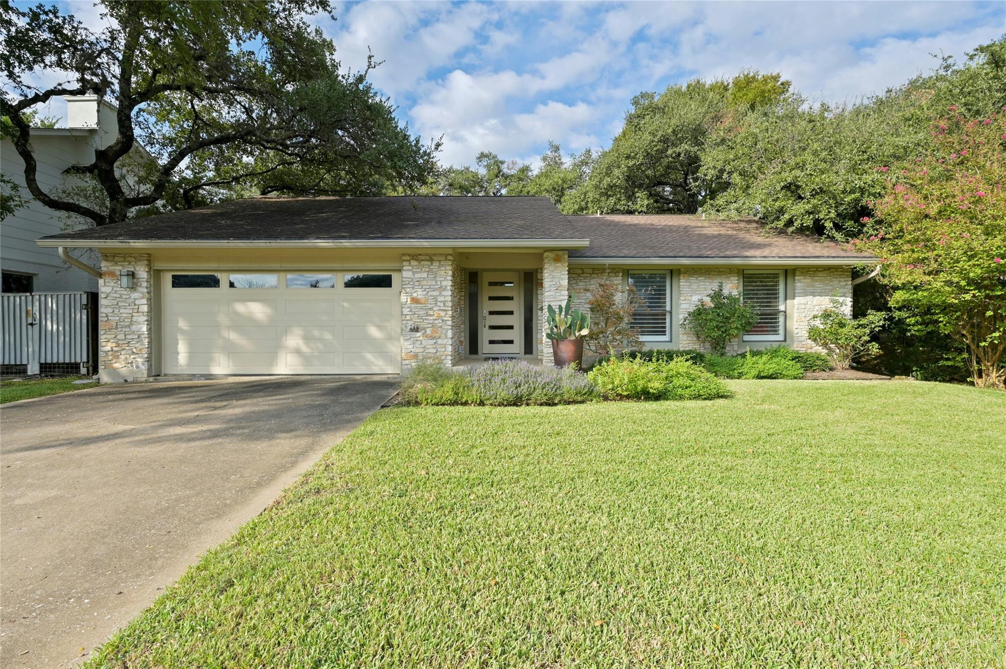 3117 Thousand Oaks DR
