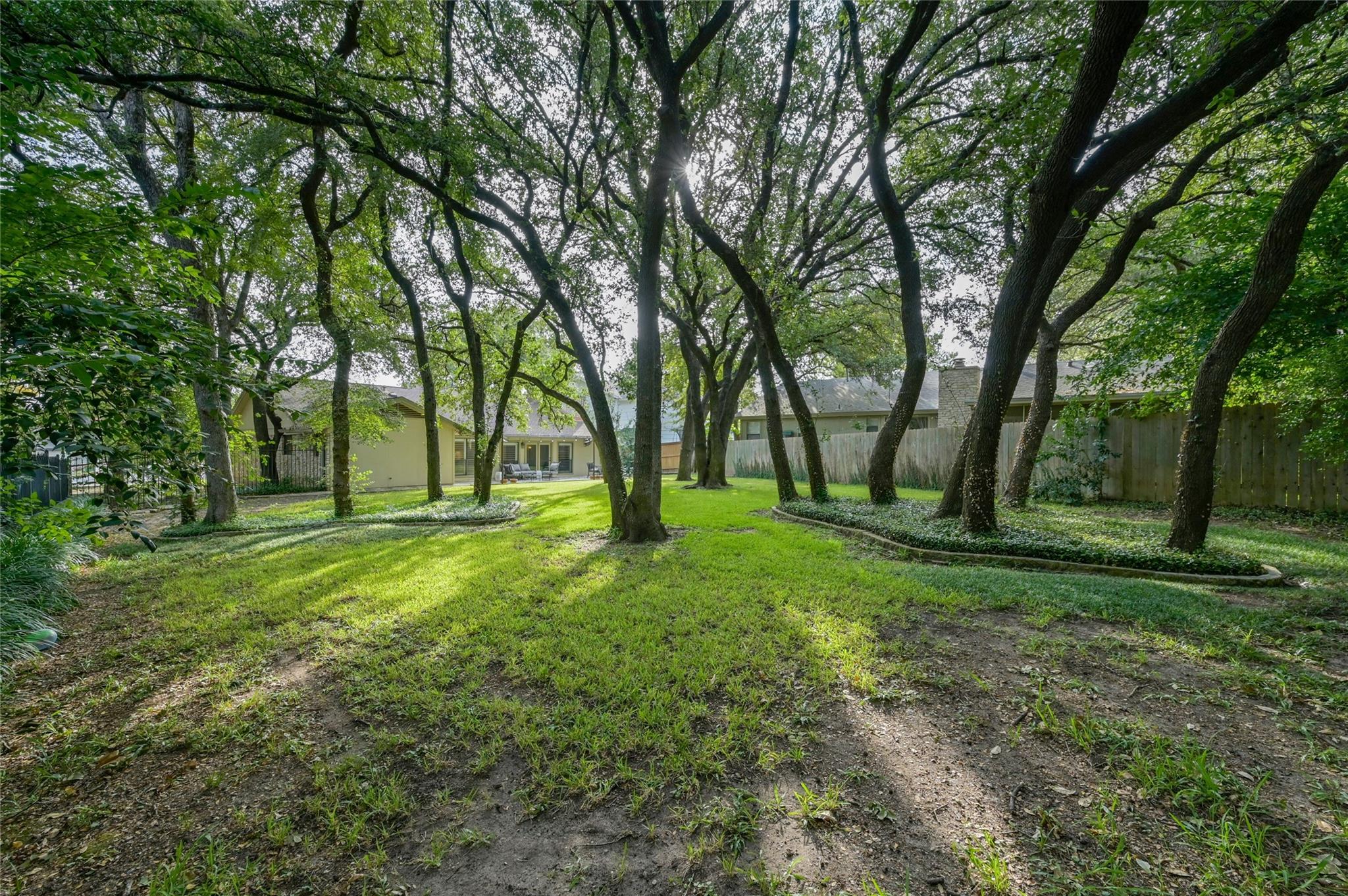 3117 Thousand Oaks DR