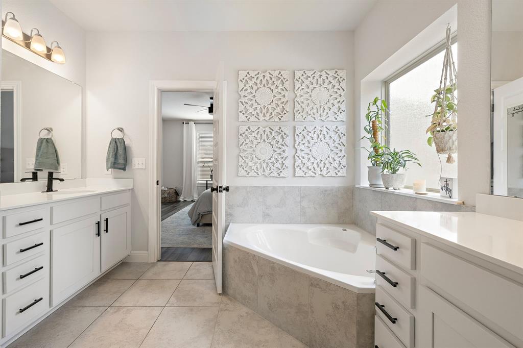 3207 SCENIC VALLEY DR