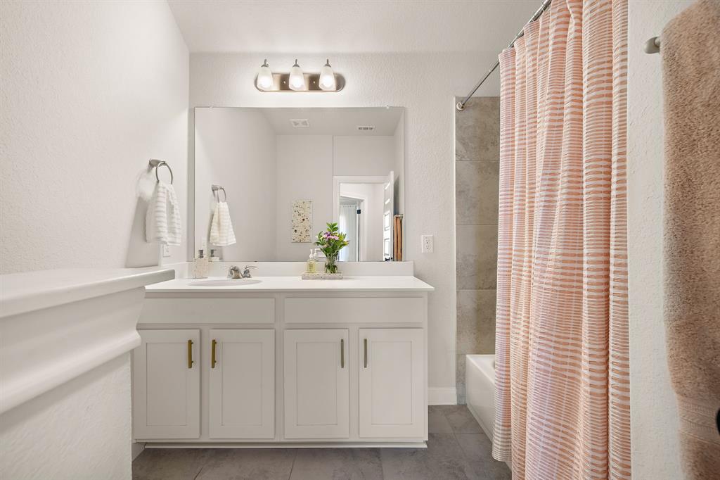 3207 SCENIC VALLEY DR