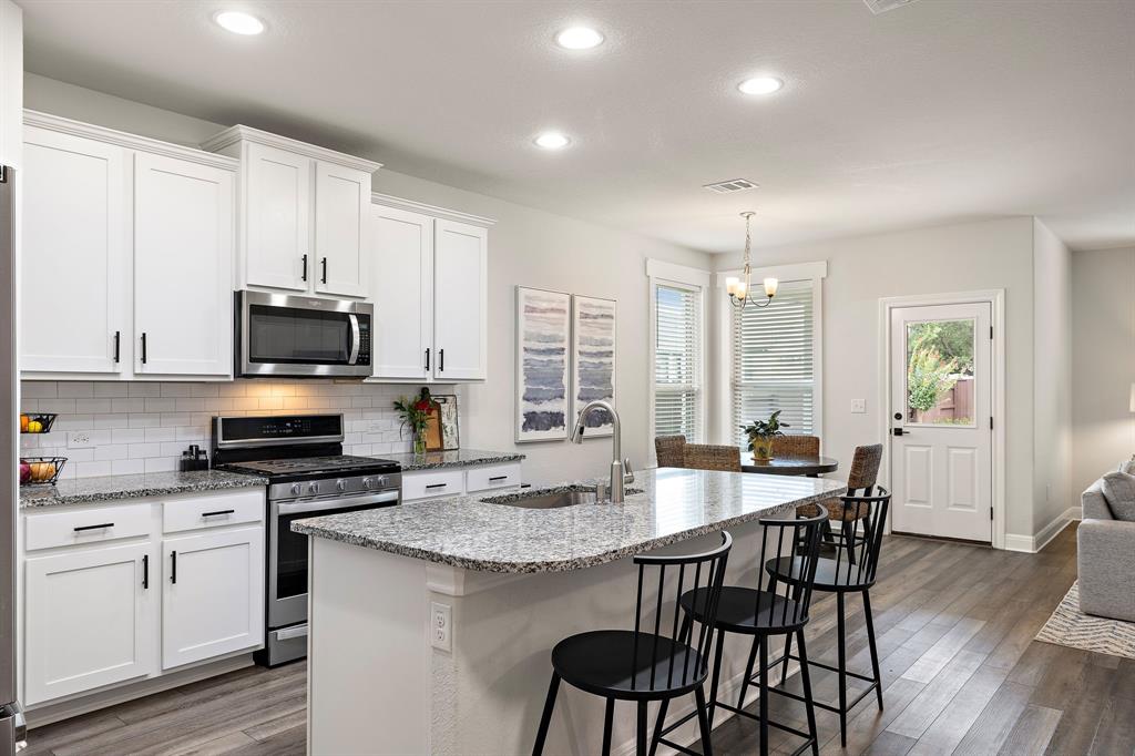 3207 SCENIC VALLEY DR