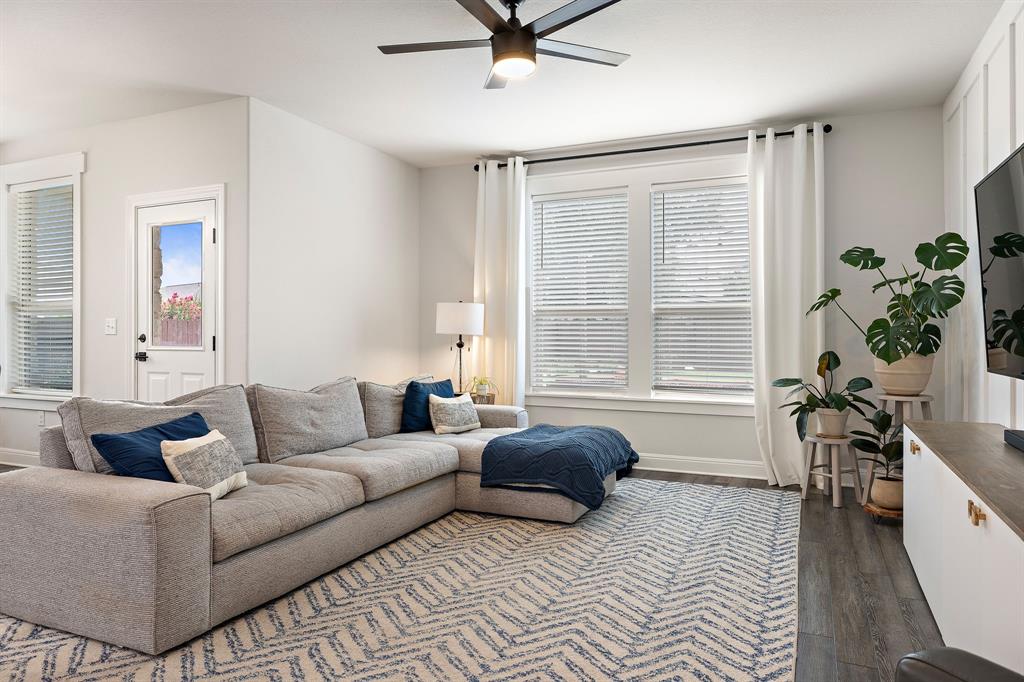 3207 SCENIC VALLEY DR