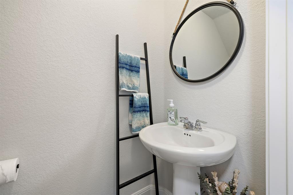 3207 SCENIC VALLEY DR